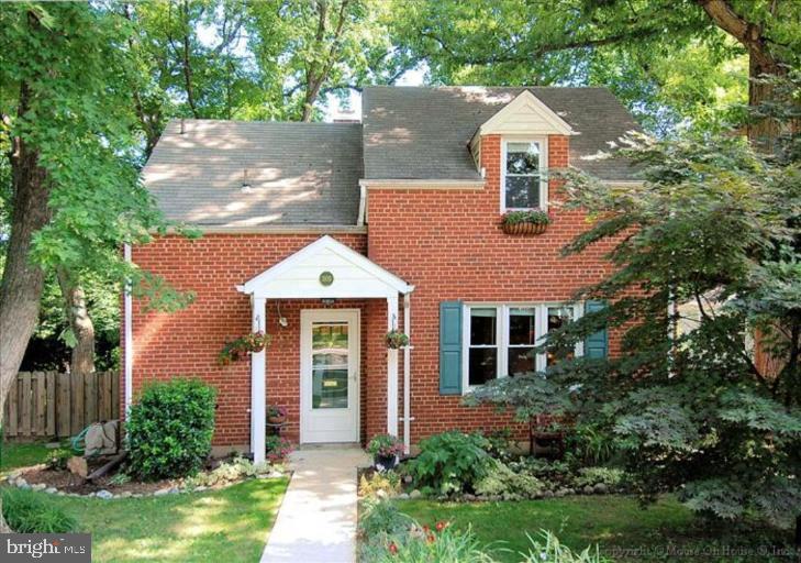 1105 CARSON ST