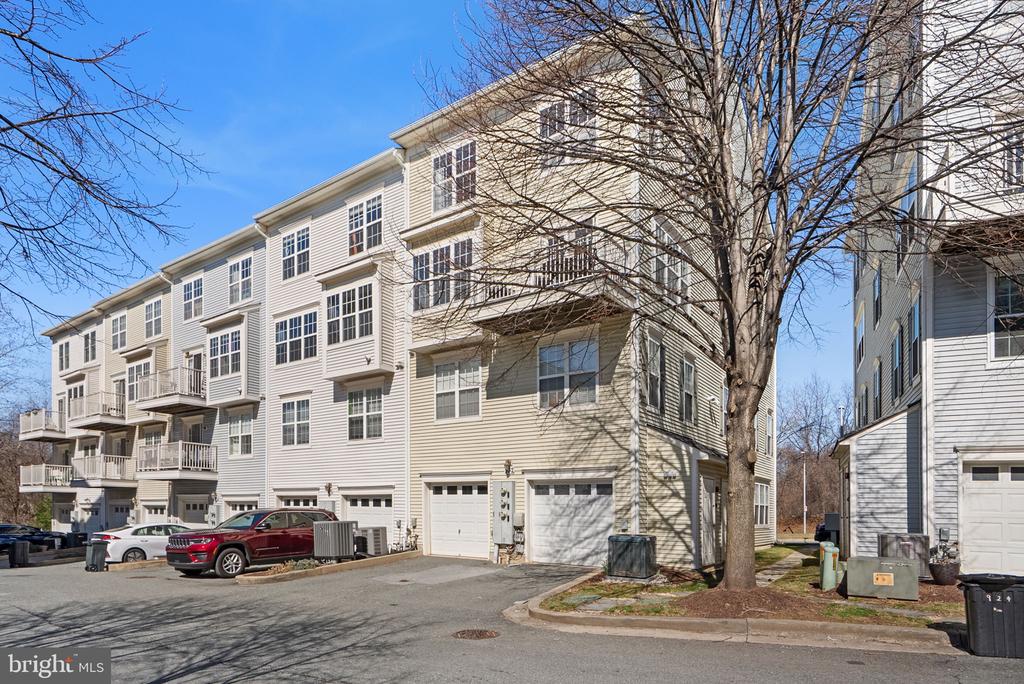 932 ORCHARD RIDGE DRIVE 200