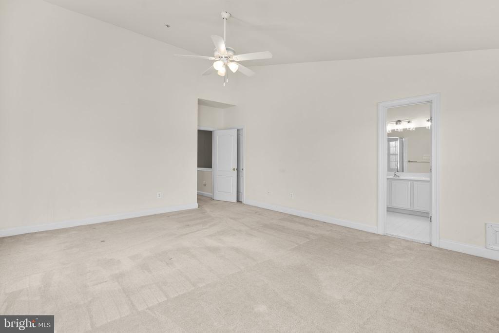 932 ORCHARD RIDGE DRIVE 200