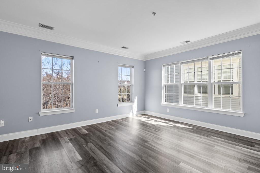 932 ORCHARD RIDGE DRIVE 200