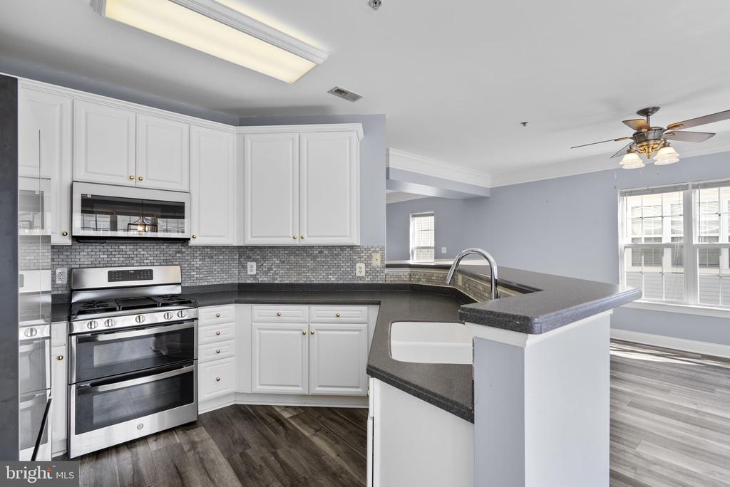 932 ORCHARD RIDGE DRIVE 200