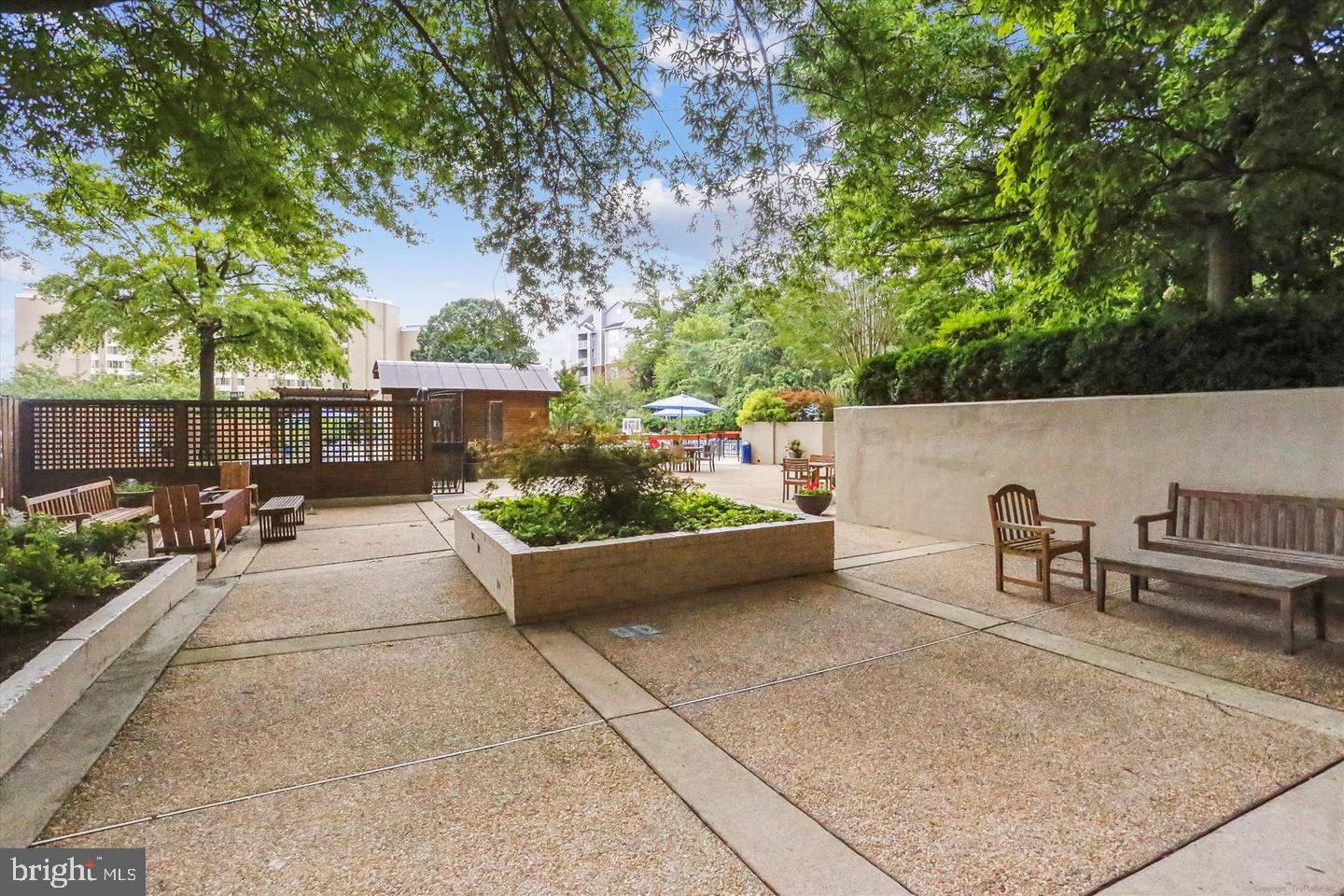 5500 HOLMES RUN PKWY #612