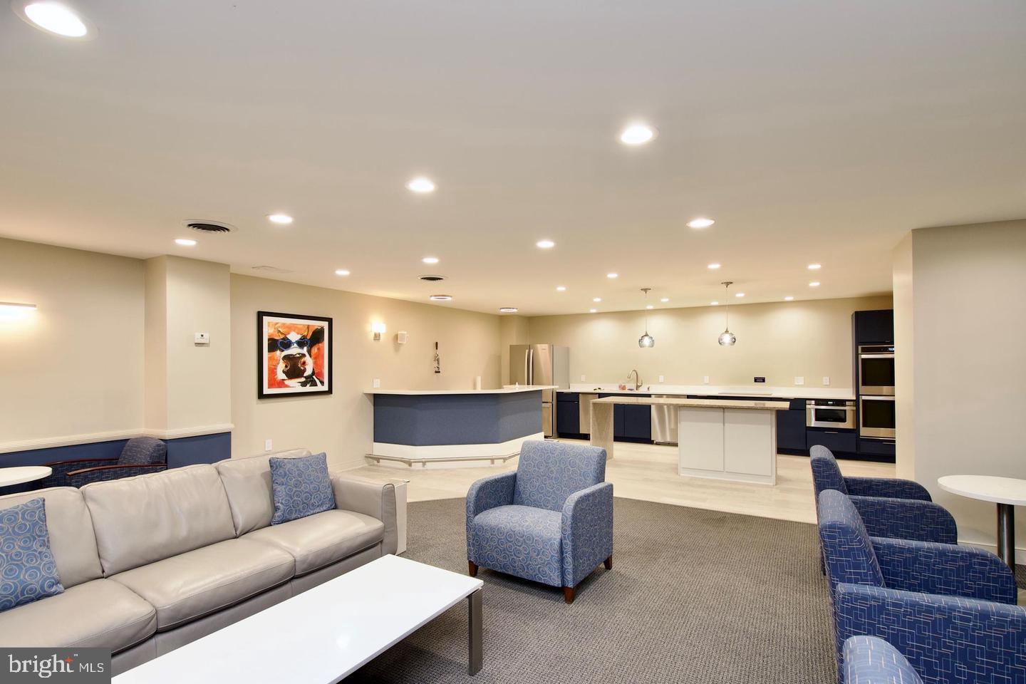 5500 HOLMES RUN PKWY #612