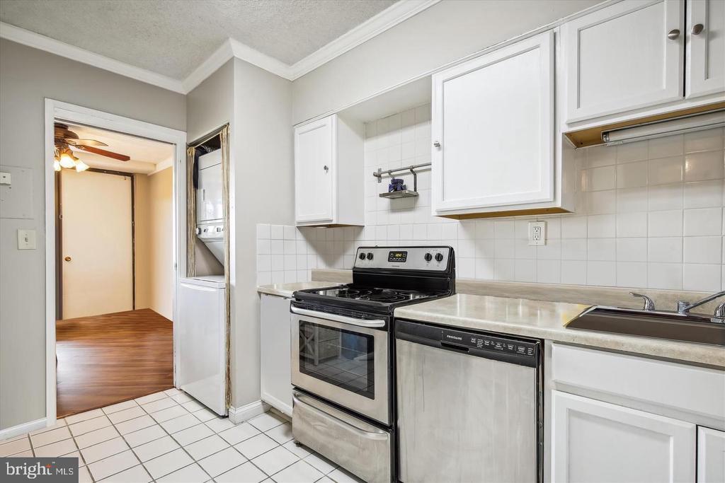 5500 HOLMES RUN PKWY #612