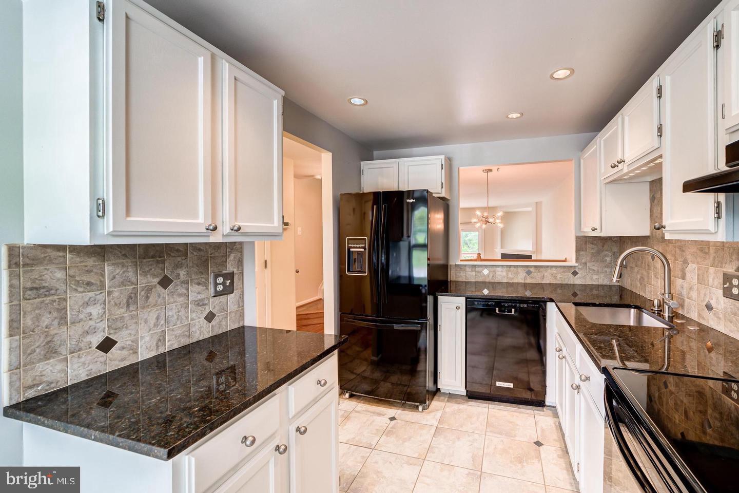 5876 Wescott Hills Way