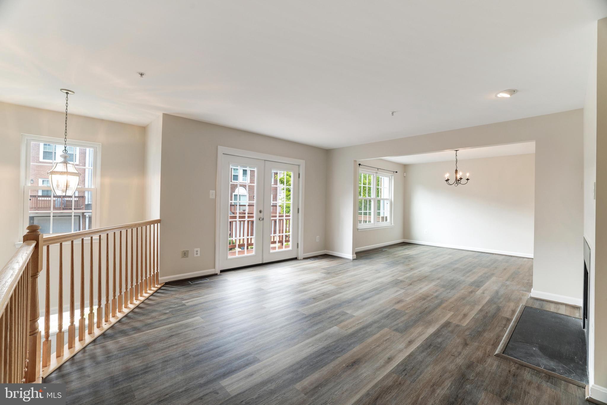 4307 CHARIOT CT #120