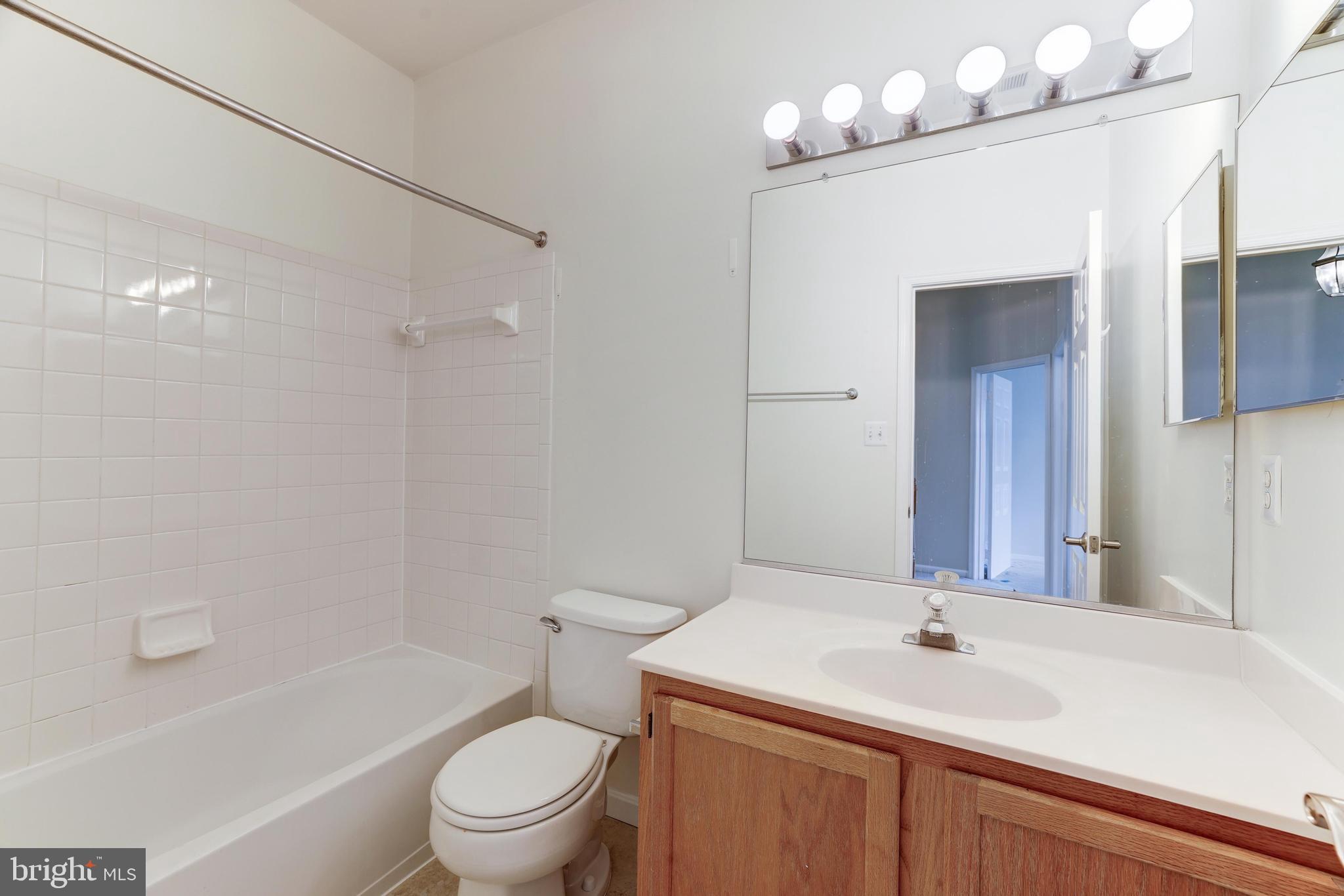 4307 CHARIOT CT #120