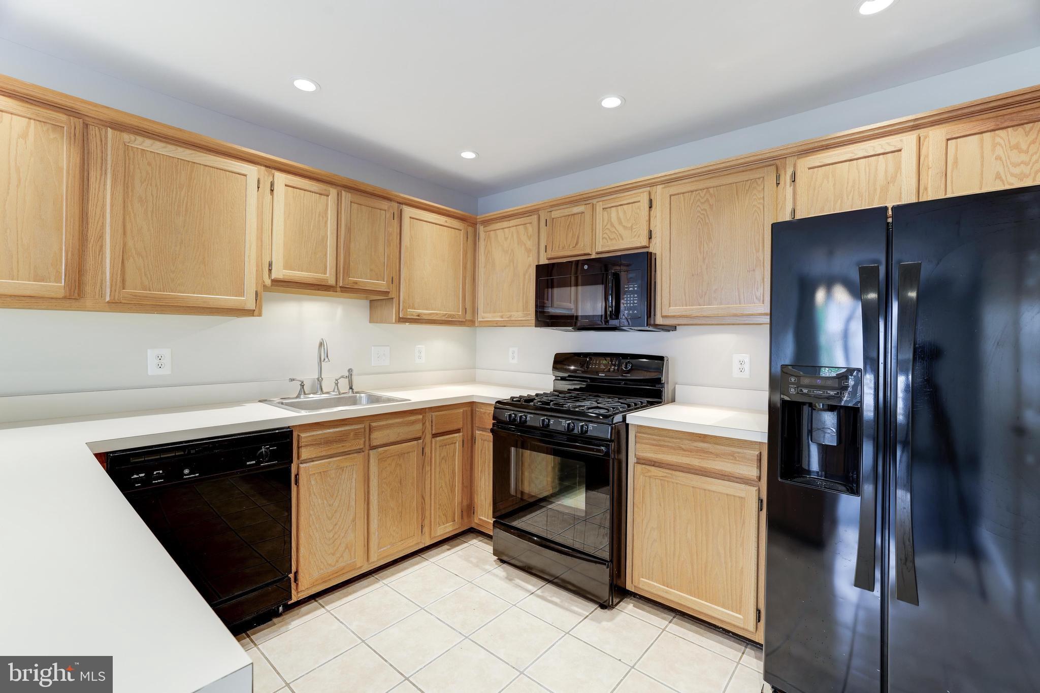 4307 CHARIOT CT #120