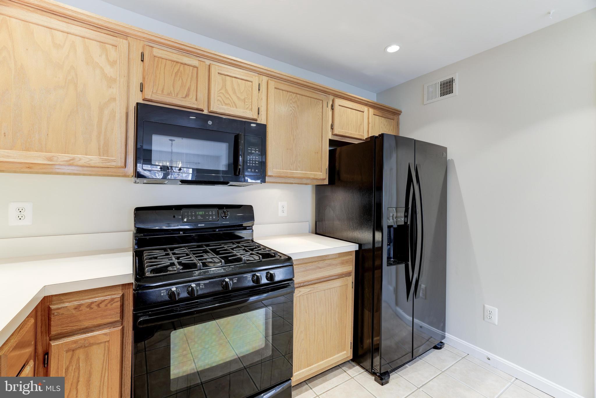 4307 CHARIOT CT #120