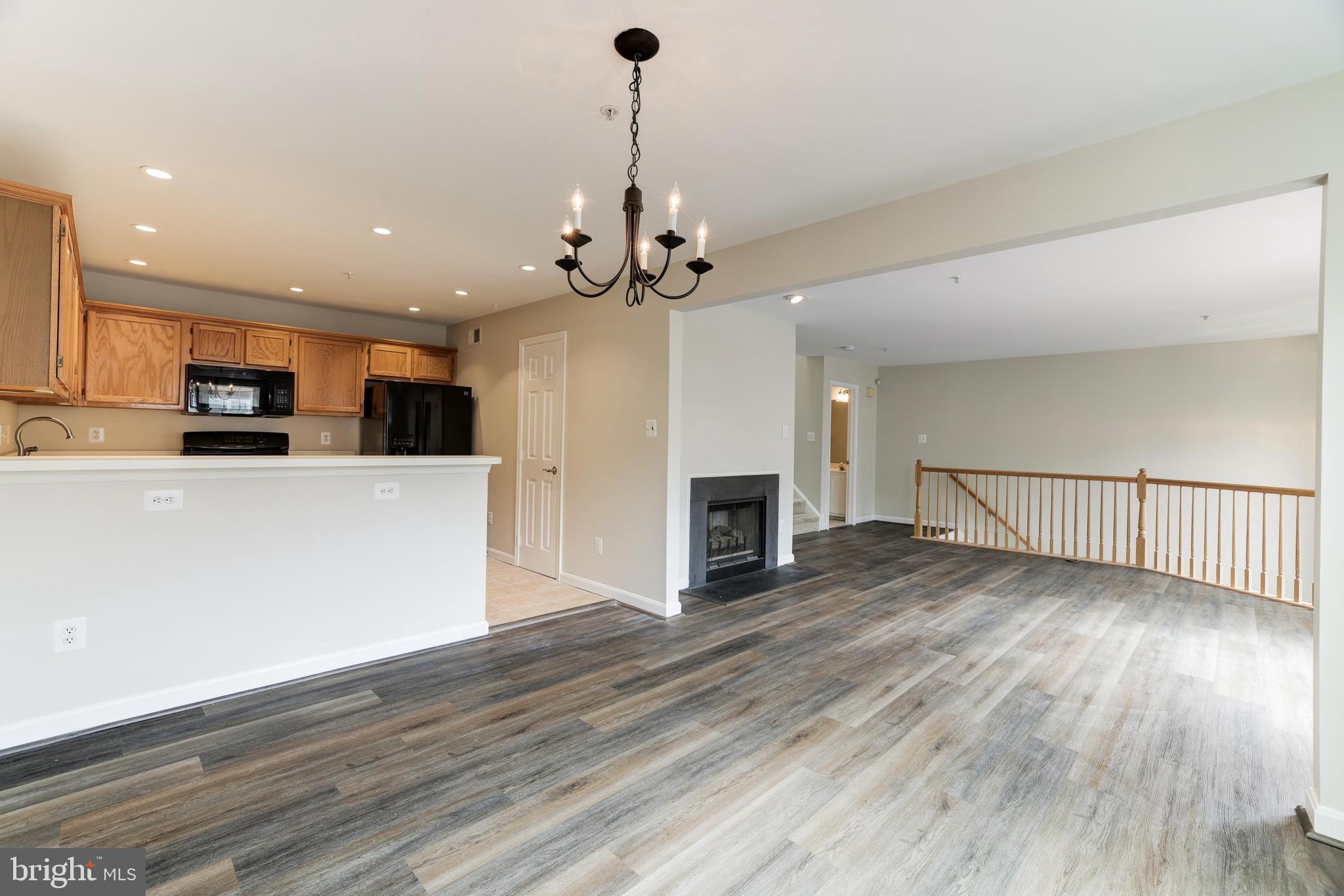 4307 CHARIOT CT #120