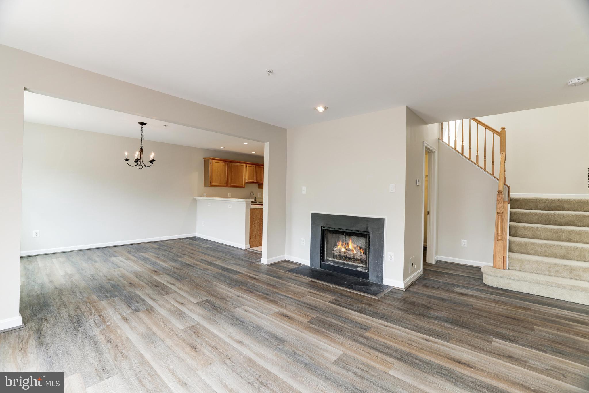 4307 CHARIOT CT #120