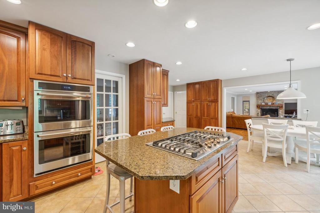 9248 Wood Glade Dr