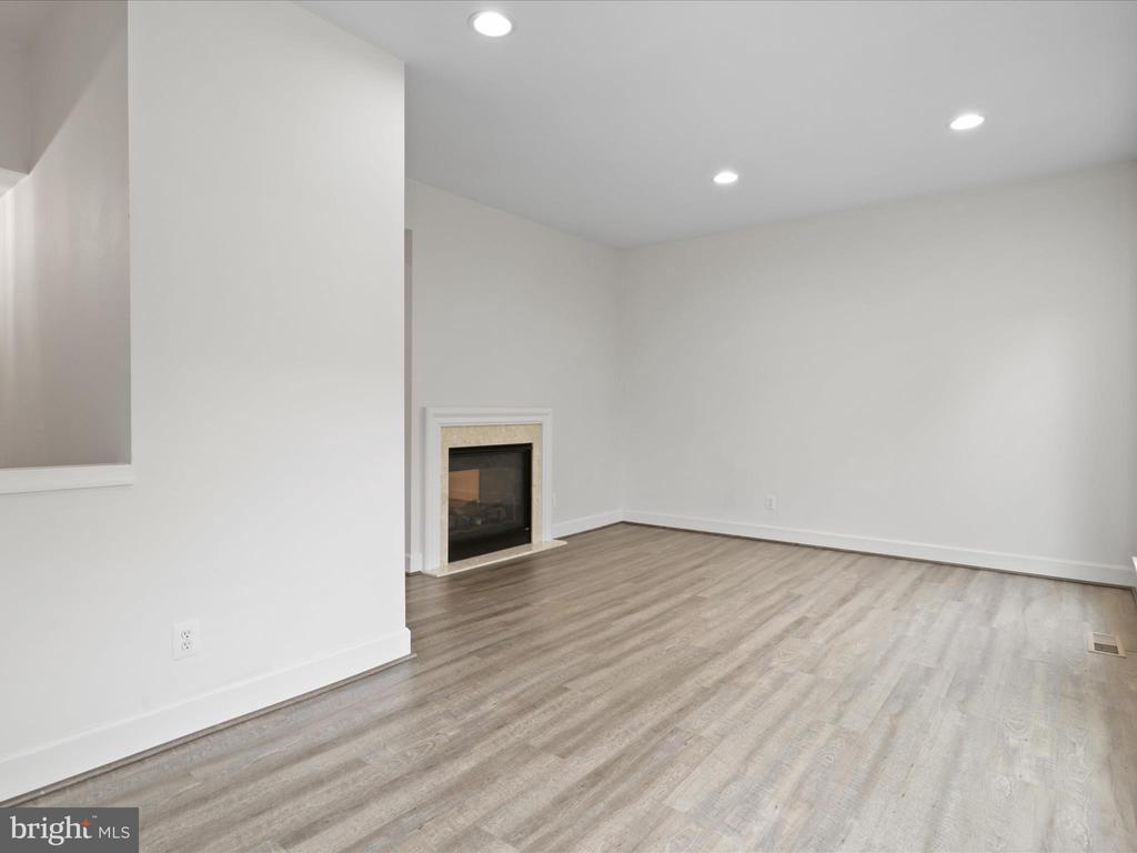 2505 Bronze Stone Pl