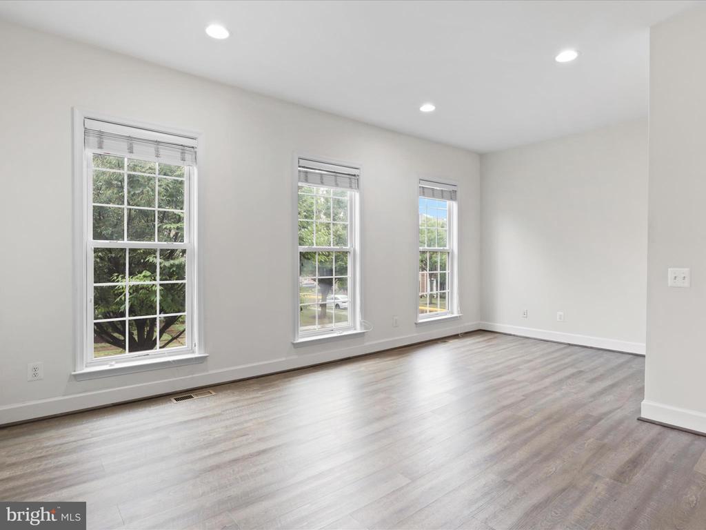 2505 Bronze Stone Pl