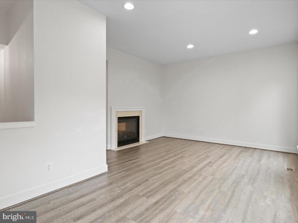 2505 BRONZE STONE PL