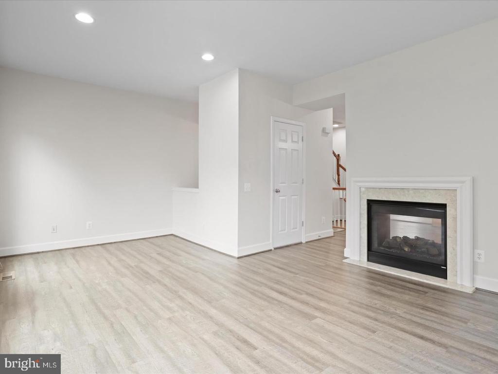 2505 BRONZE STONE PL