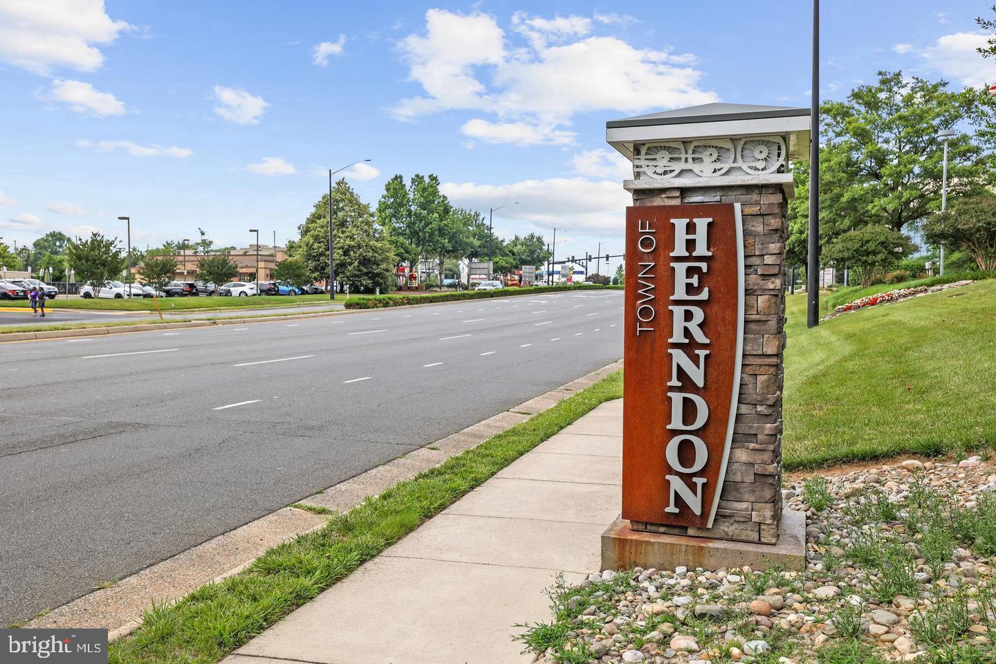 2505 BRONZE STONE PL