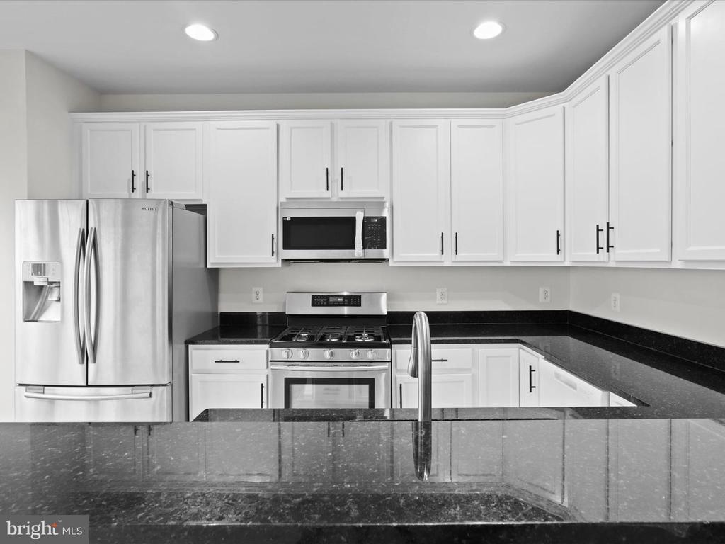 2505 BRONZE STONE PL