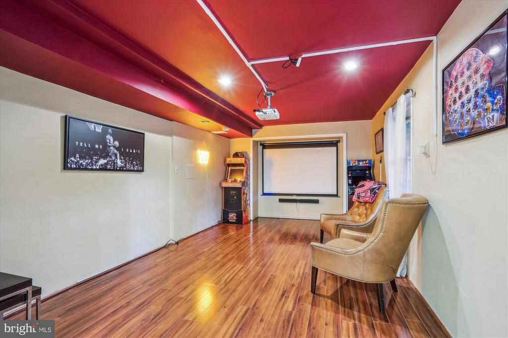 1399 Old Quincy Ln