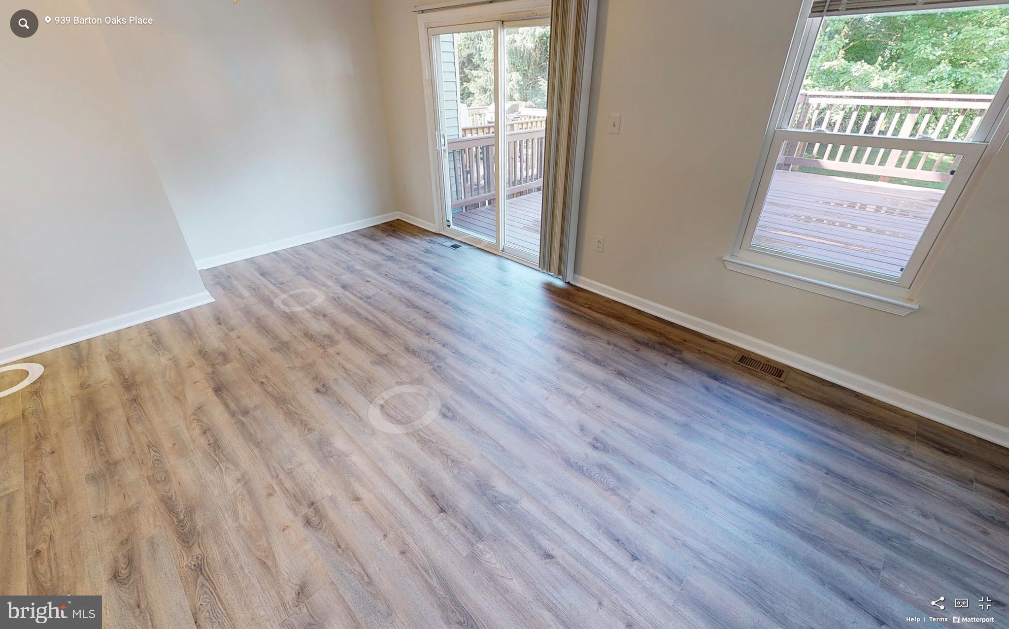 939 BARTON OAKS PL