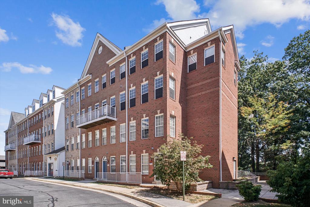 2663 MANHATTAN PLACE 310