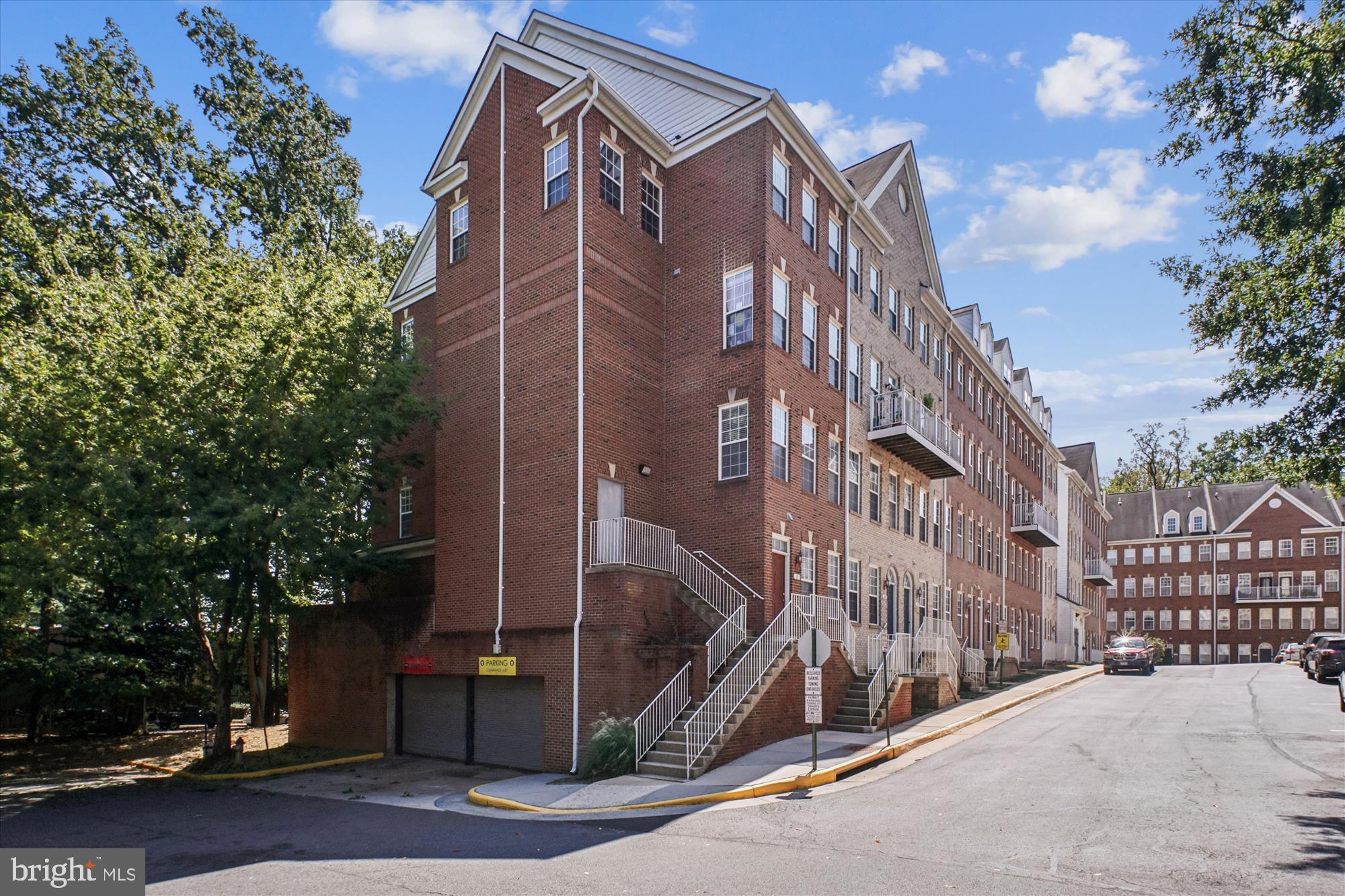 2663 MANHATTAN PLACE 310