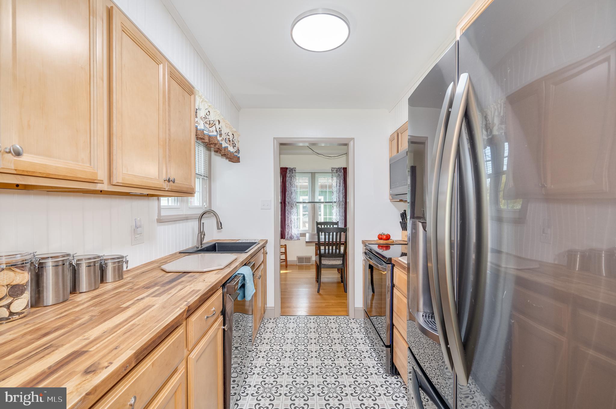 1413 W Martin St
