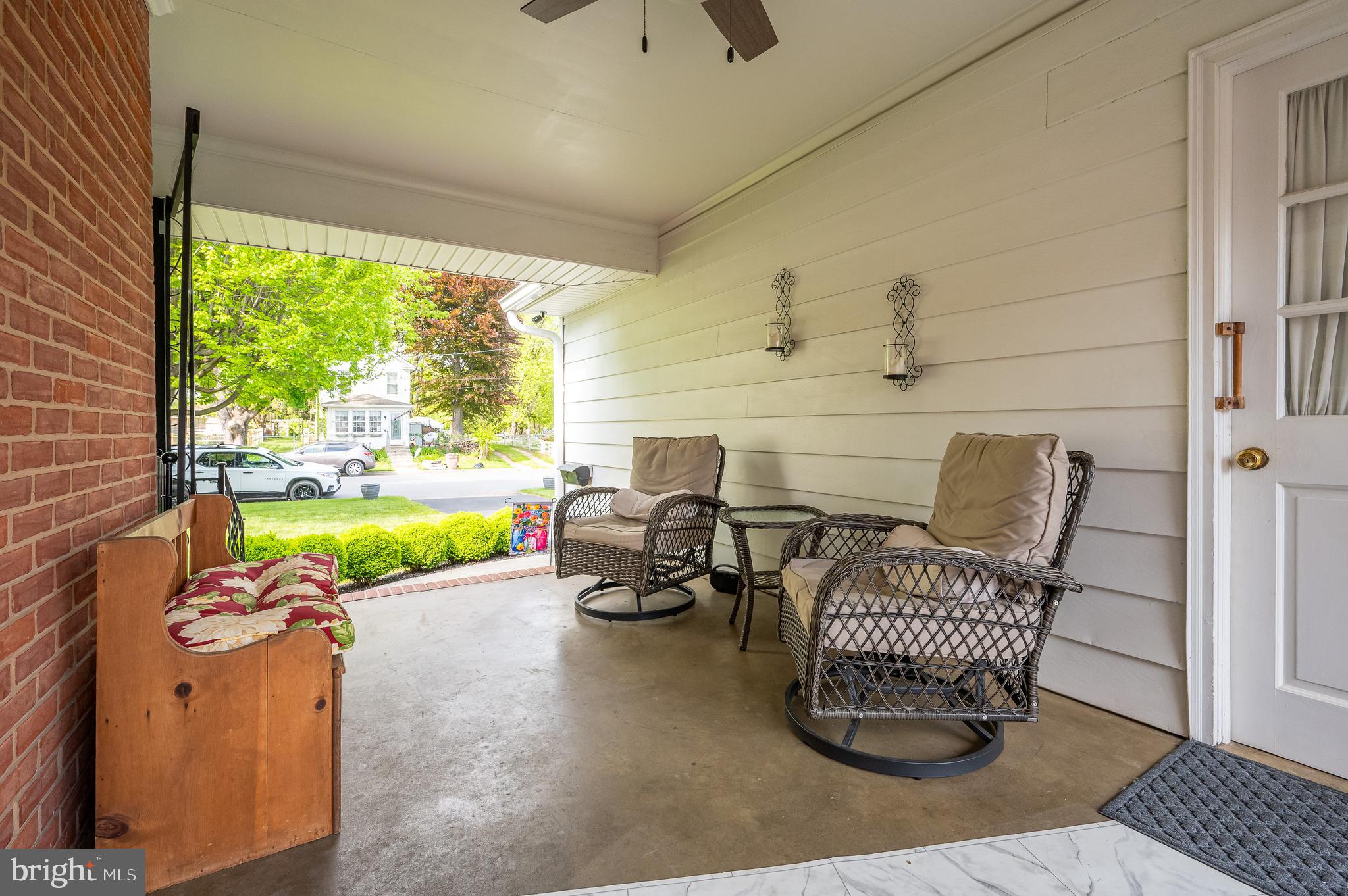 1413 W Martin St