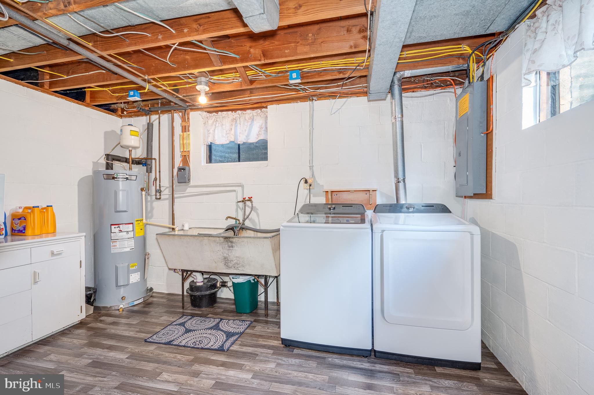 1413 W Martin St