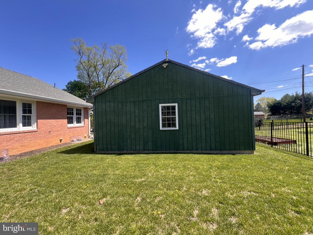 1413 W Martin St