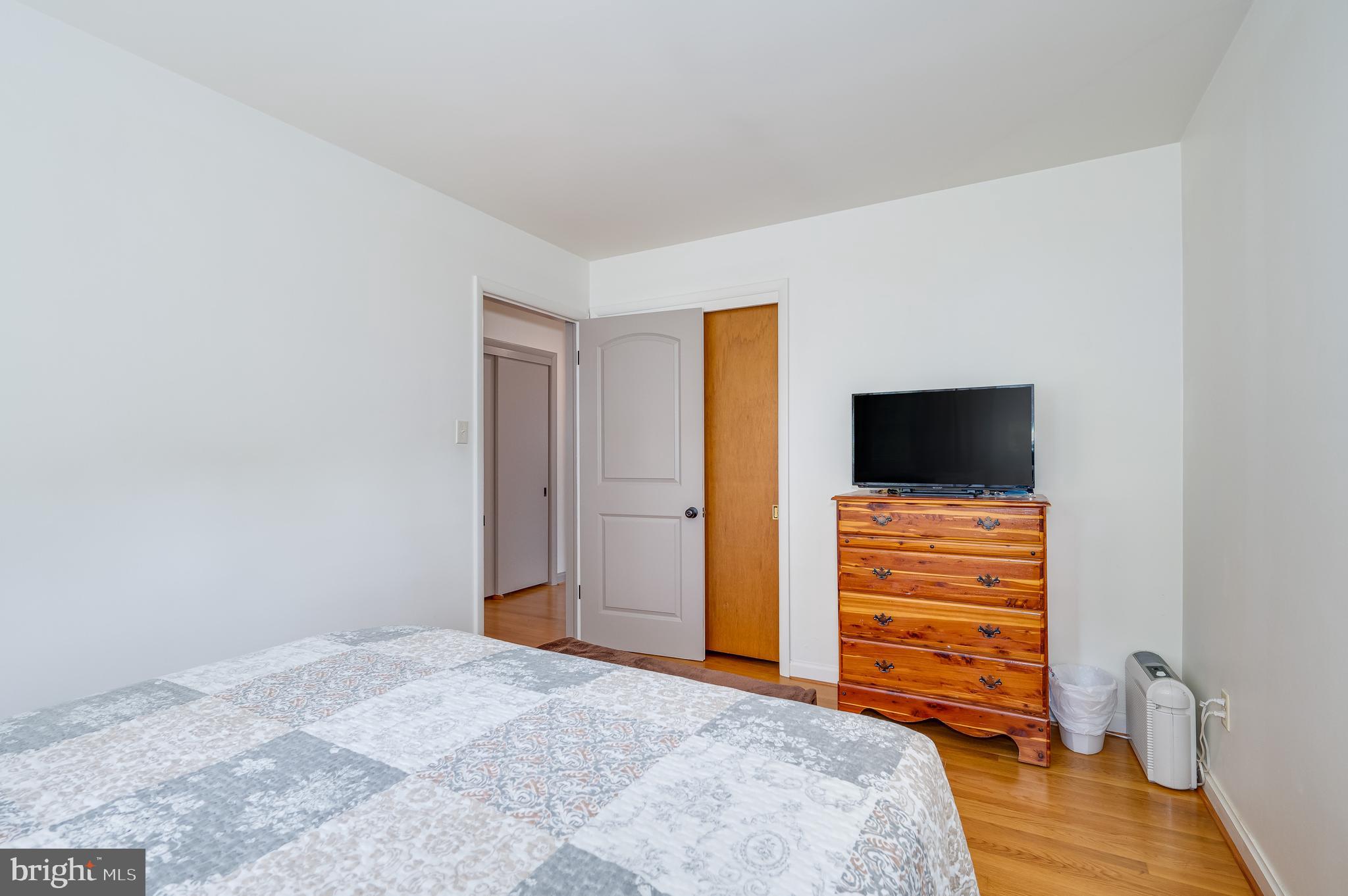 1413 W Martin St