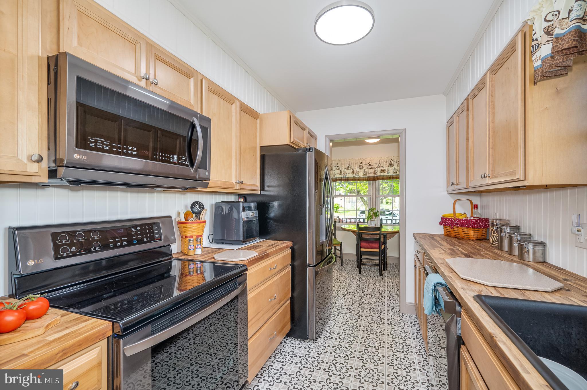1413 W Martin St