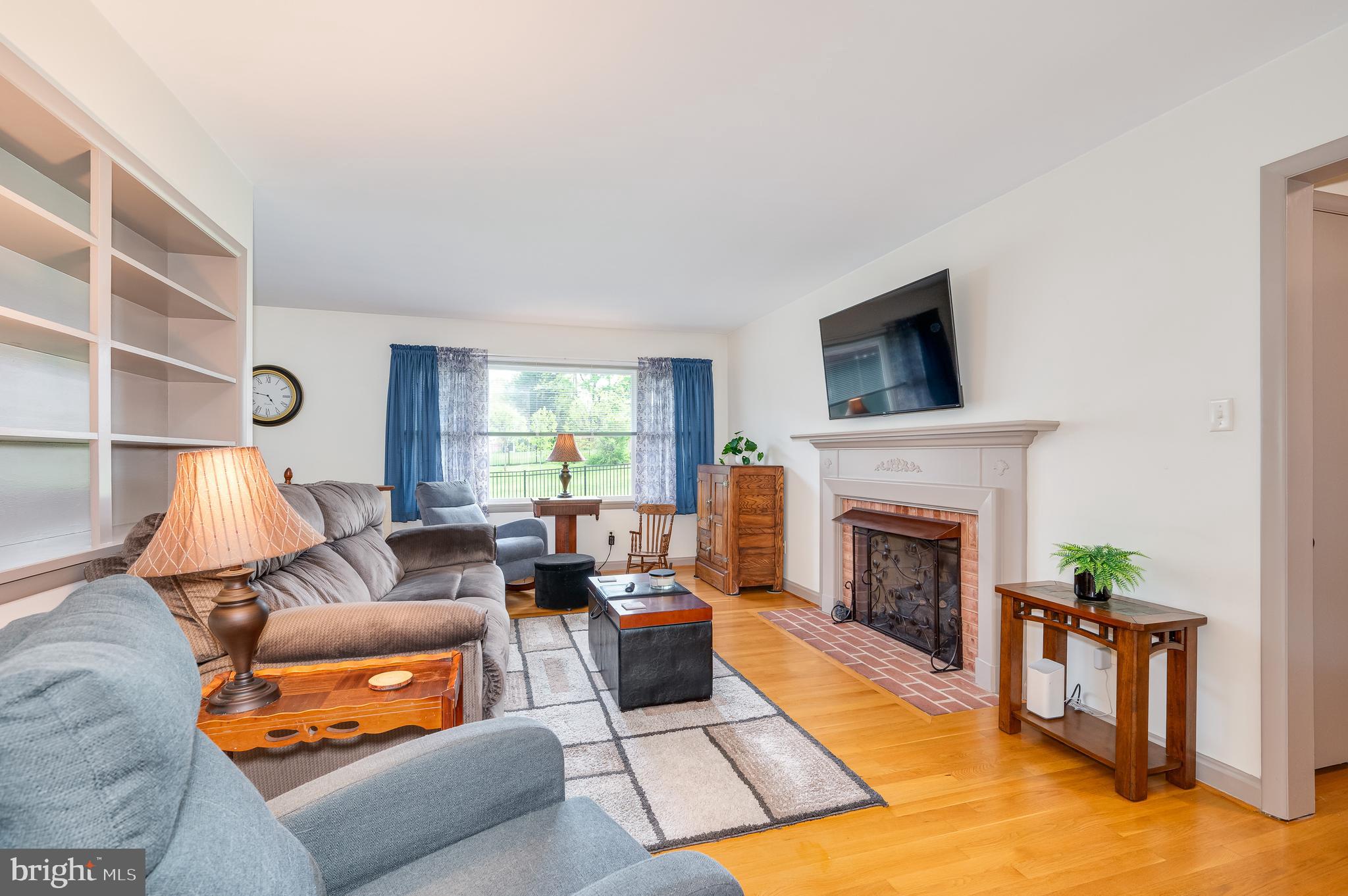 1413 W Martin St