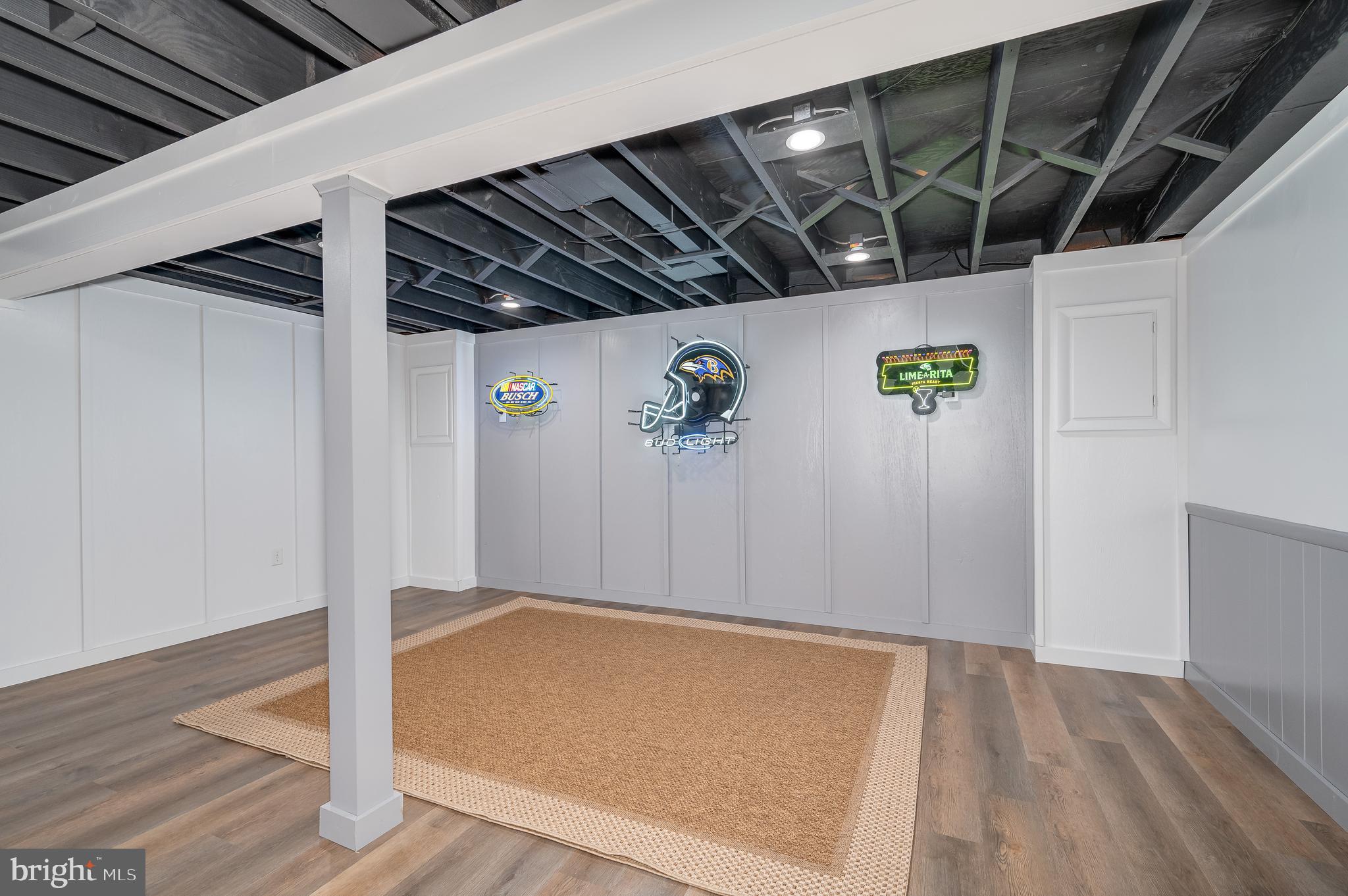 1413 W Martin St