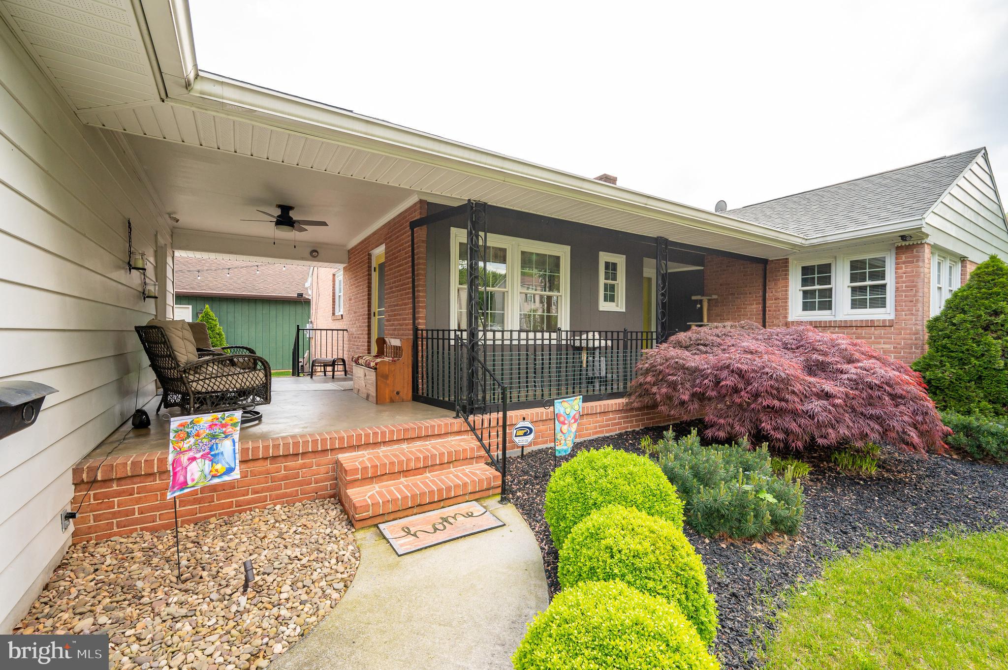 1413 W Martin St