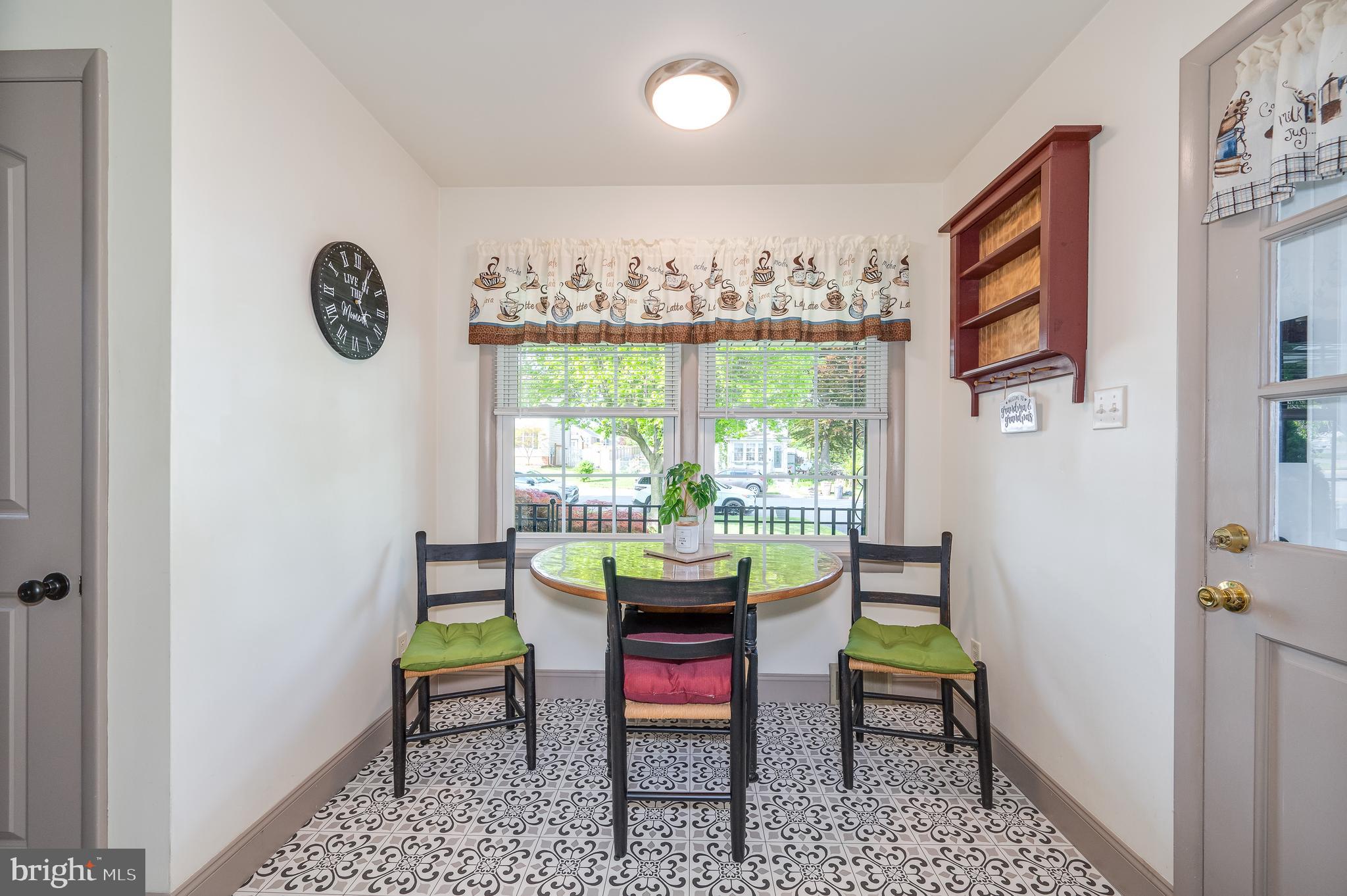 1413 W Martin St
