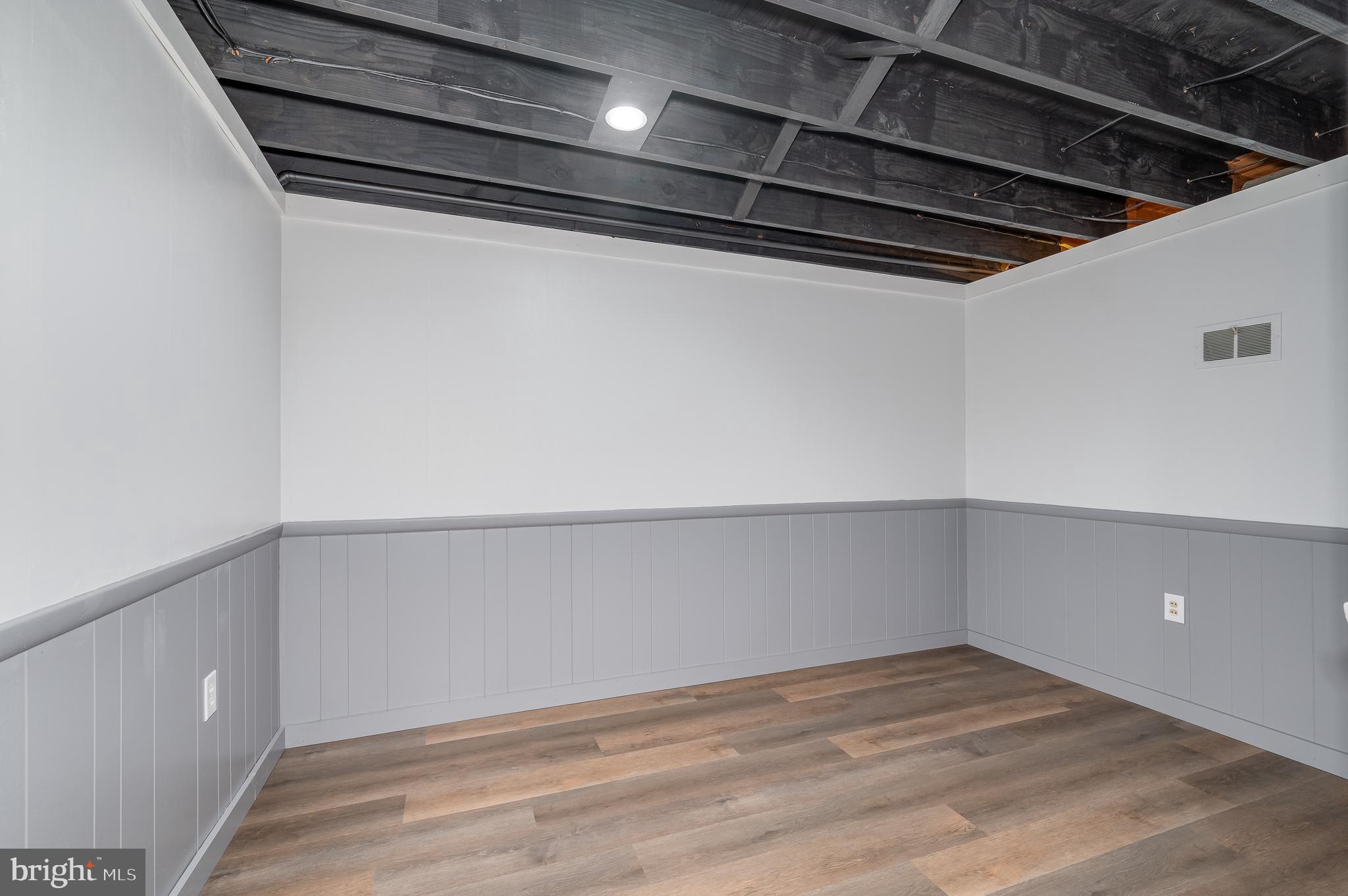 1413 W Martin St