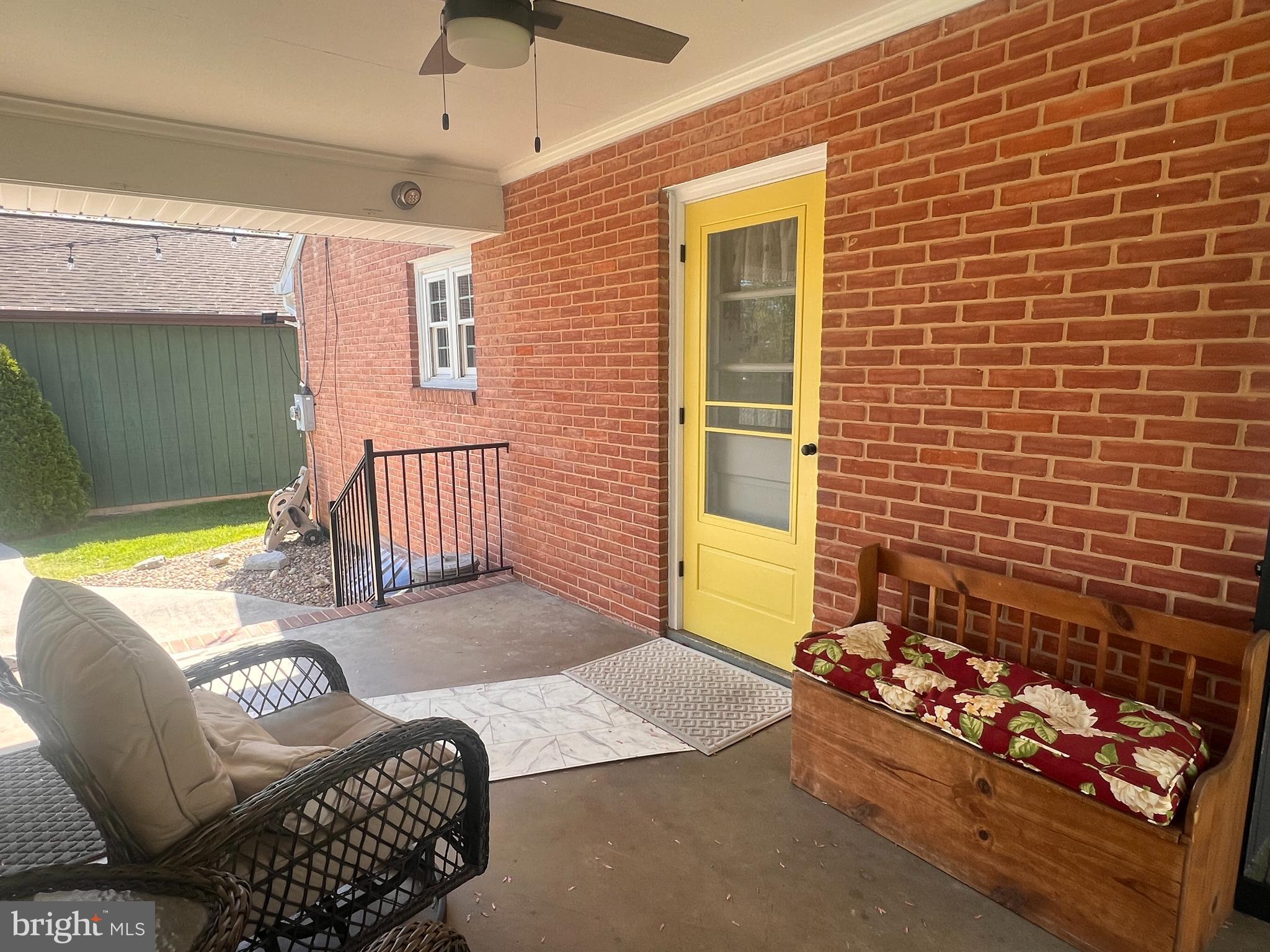 1413 W Martin St