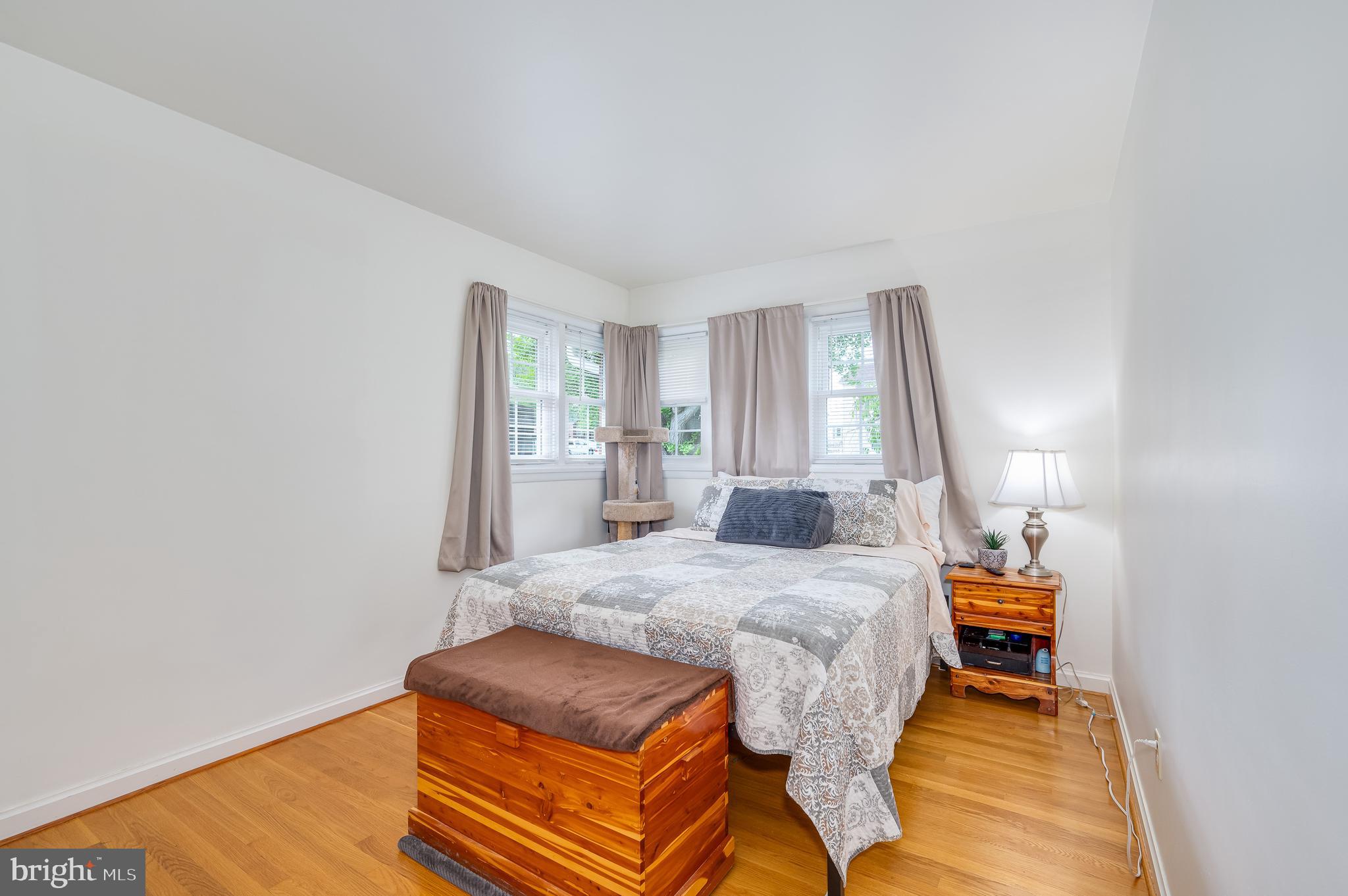 1413 W Martin St