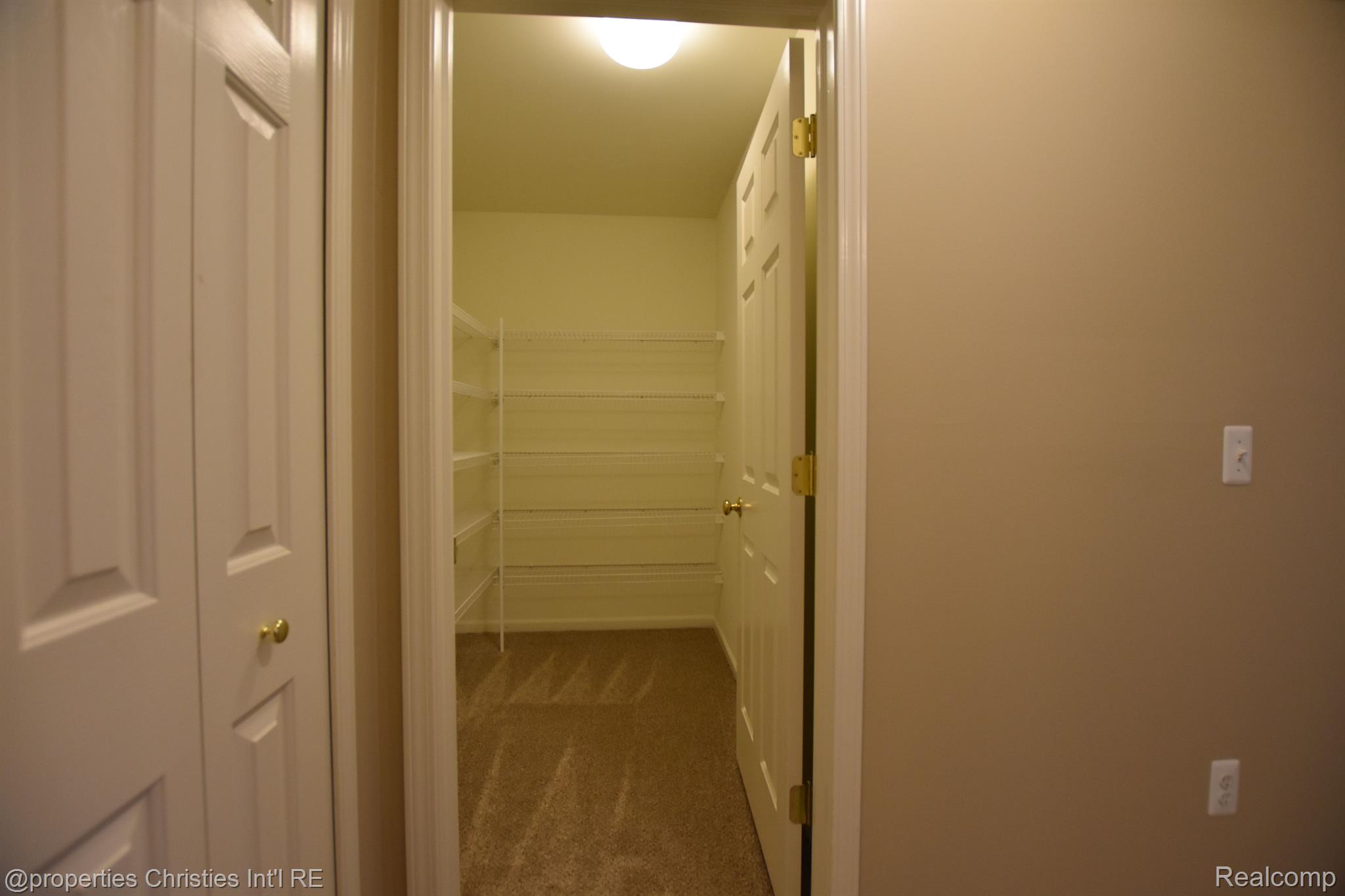22031 FAIRLANE Boulevard
