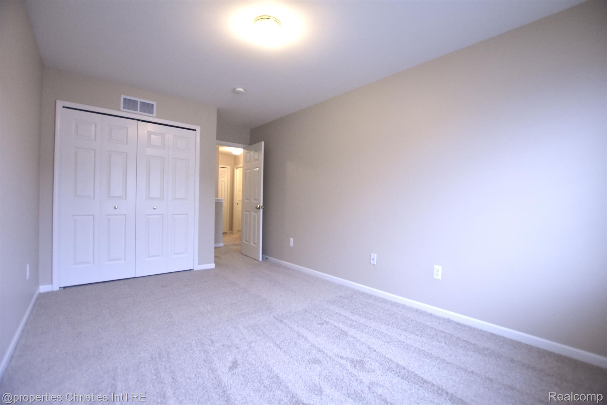 22031 FAIRLANE Boulevard
