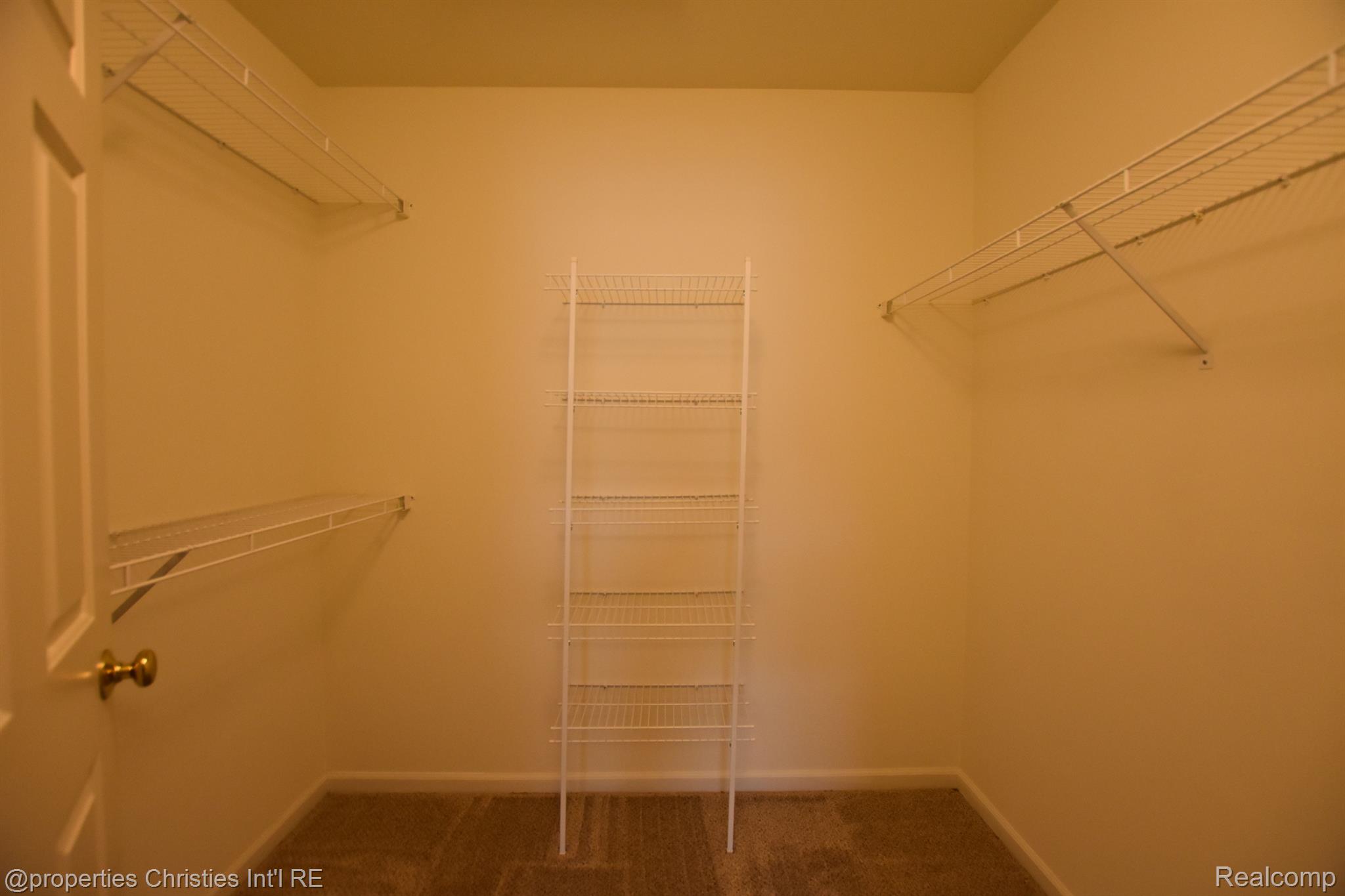 22031 FAIRLANE Boulevard