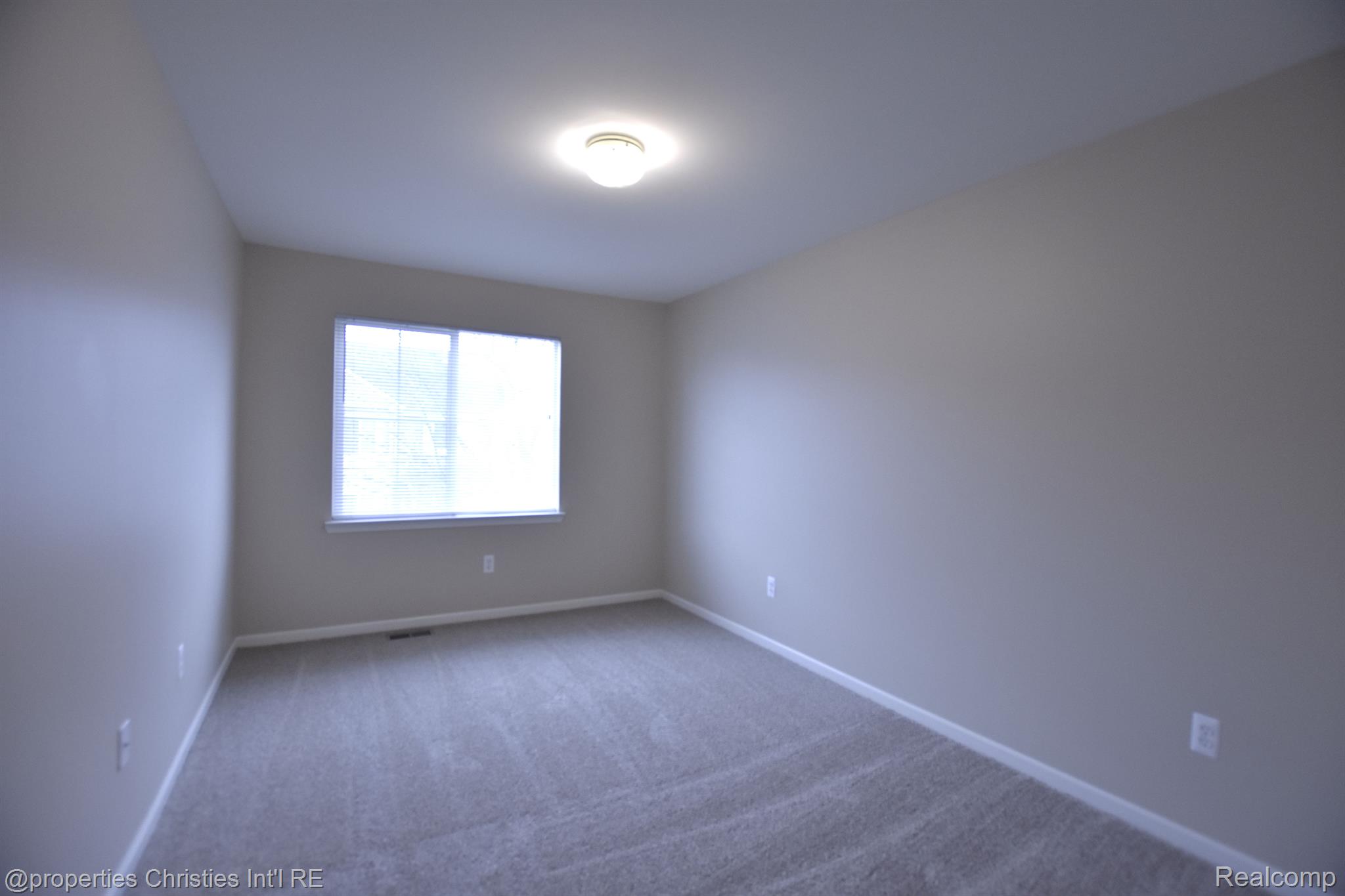 22031 FAIRLANE Boulevard
