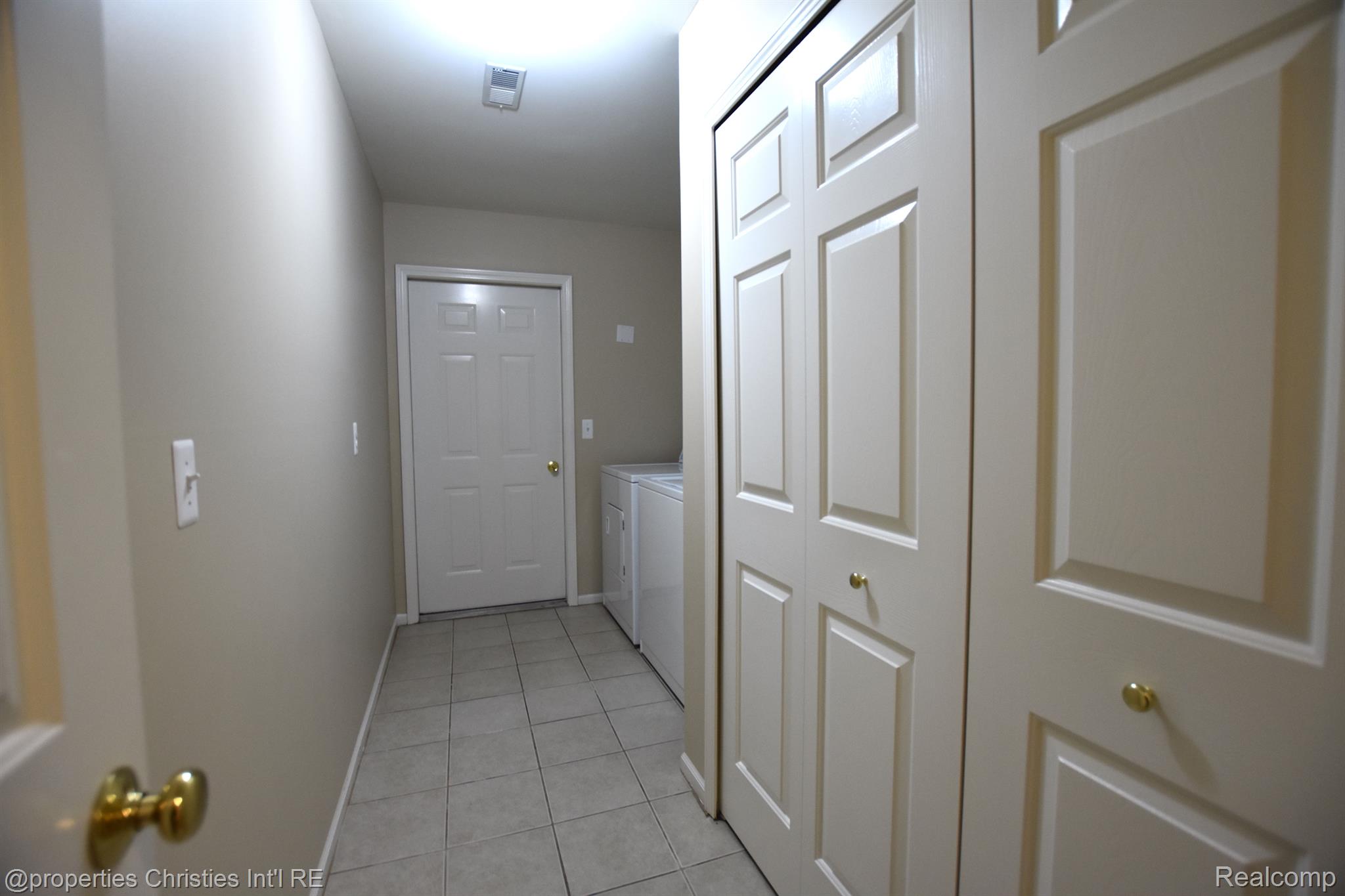 22031 FAIRLANE Boulevard
