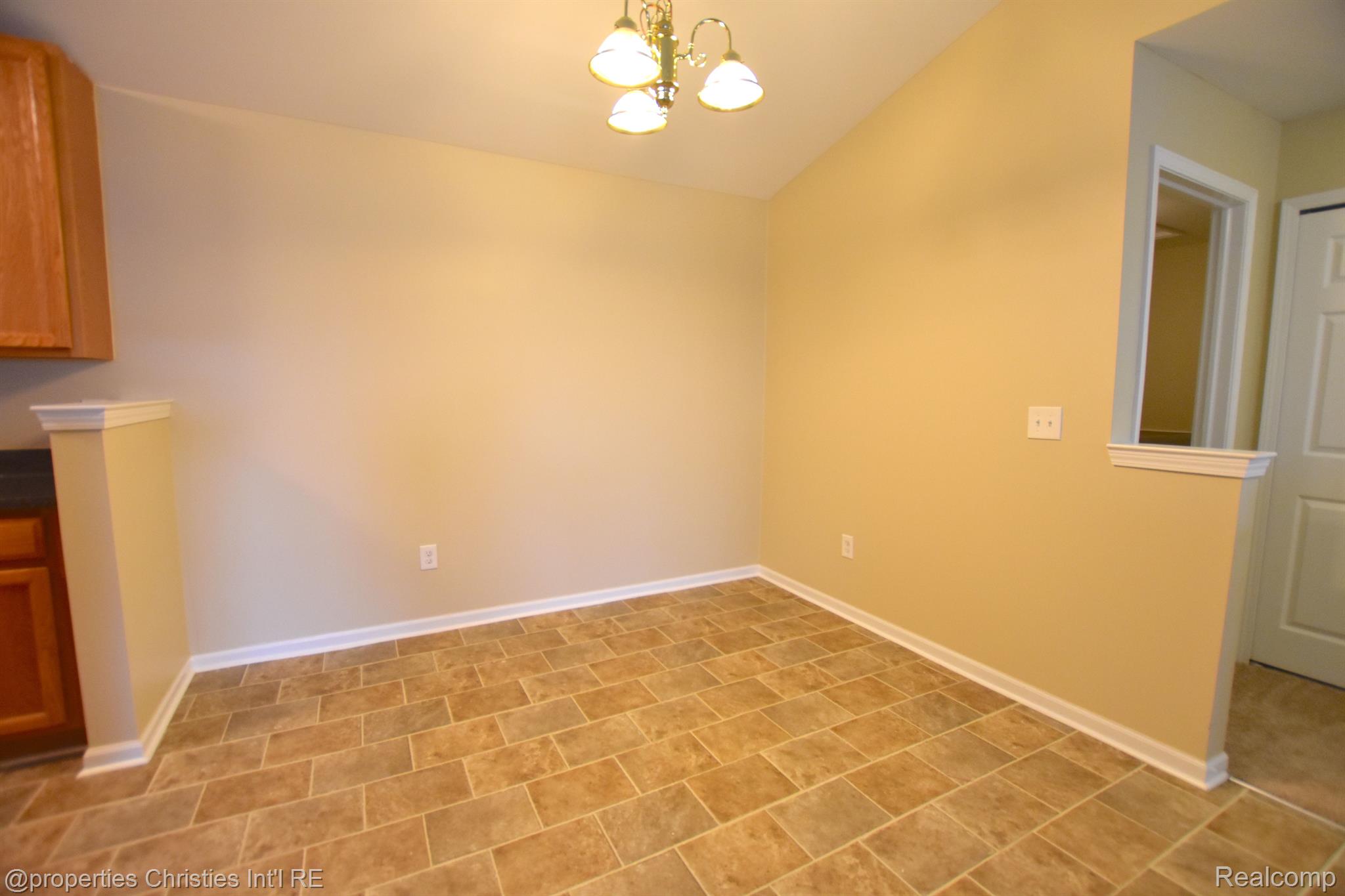 22009  Fairlane Boulevard