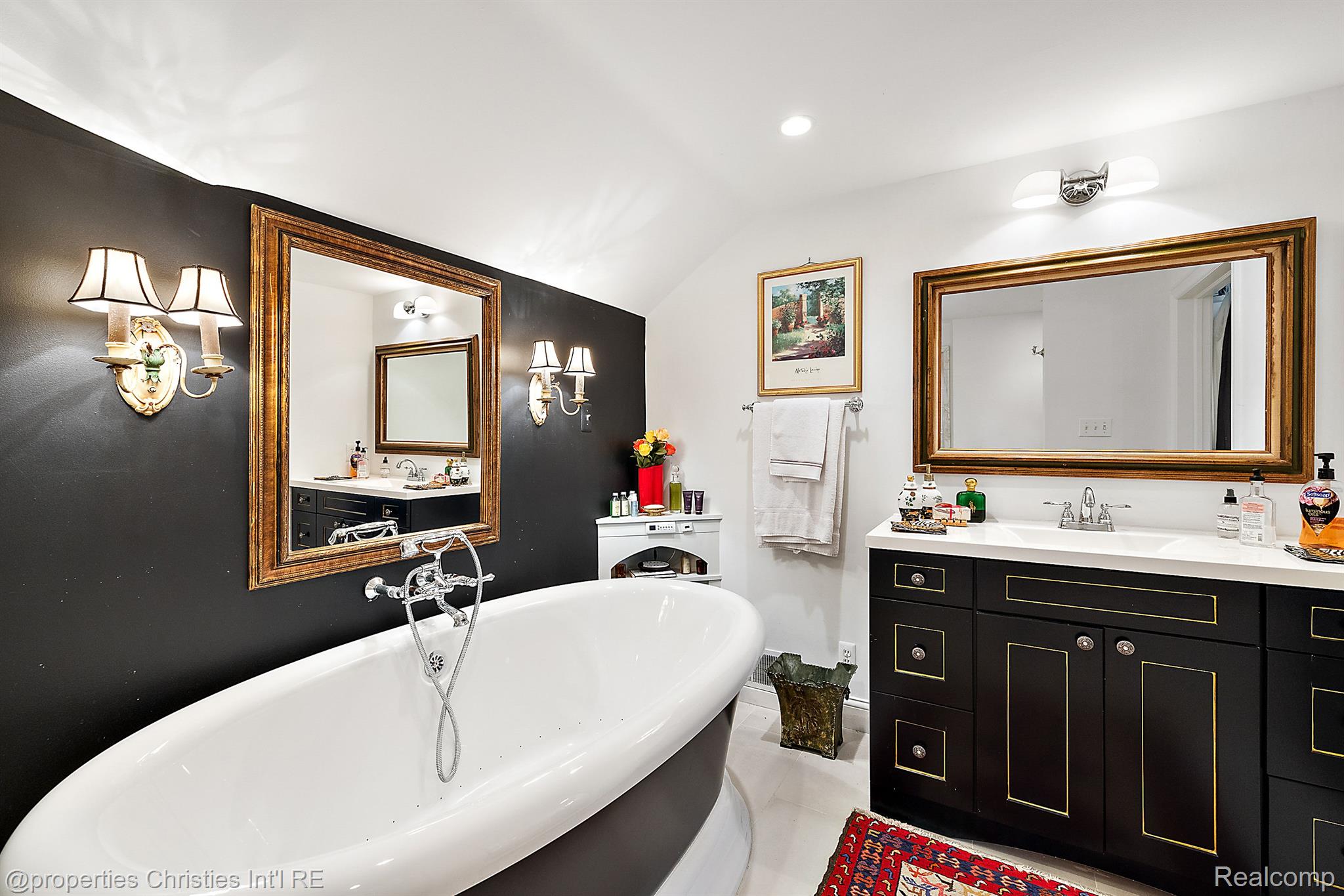 275 BARDEN Road
