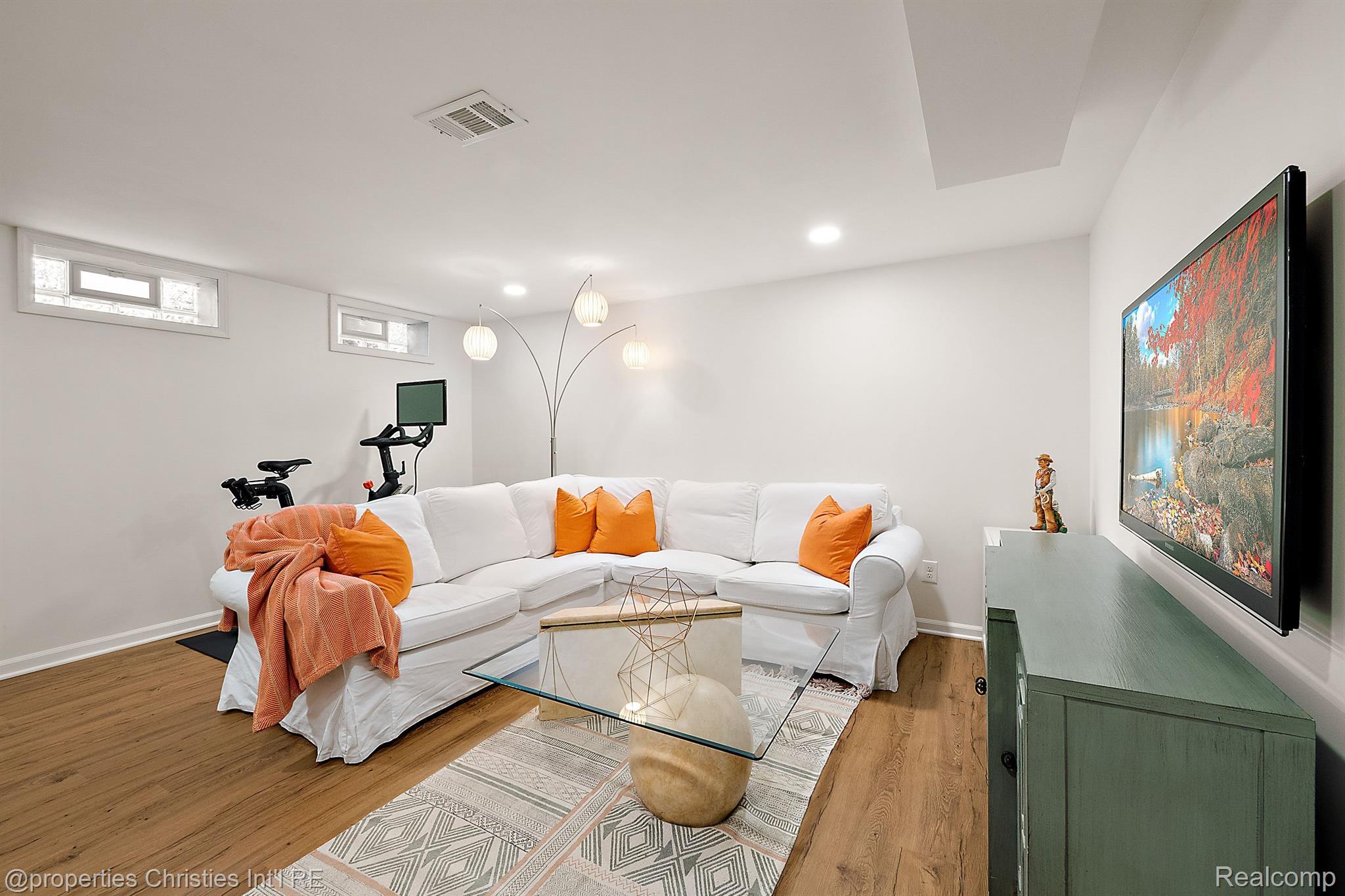 1043 N OLD WOODWARD Avenue Unit: 5