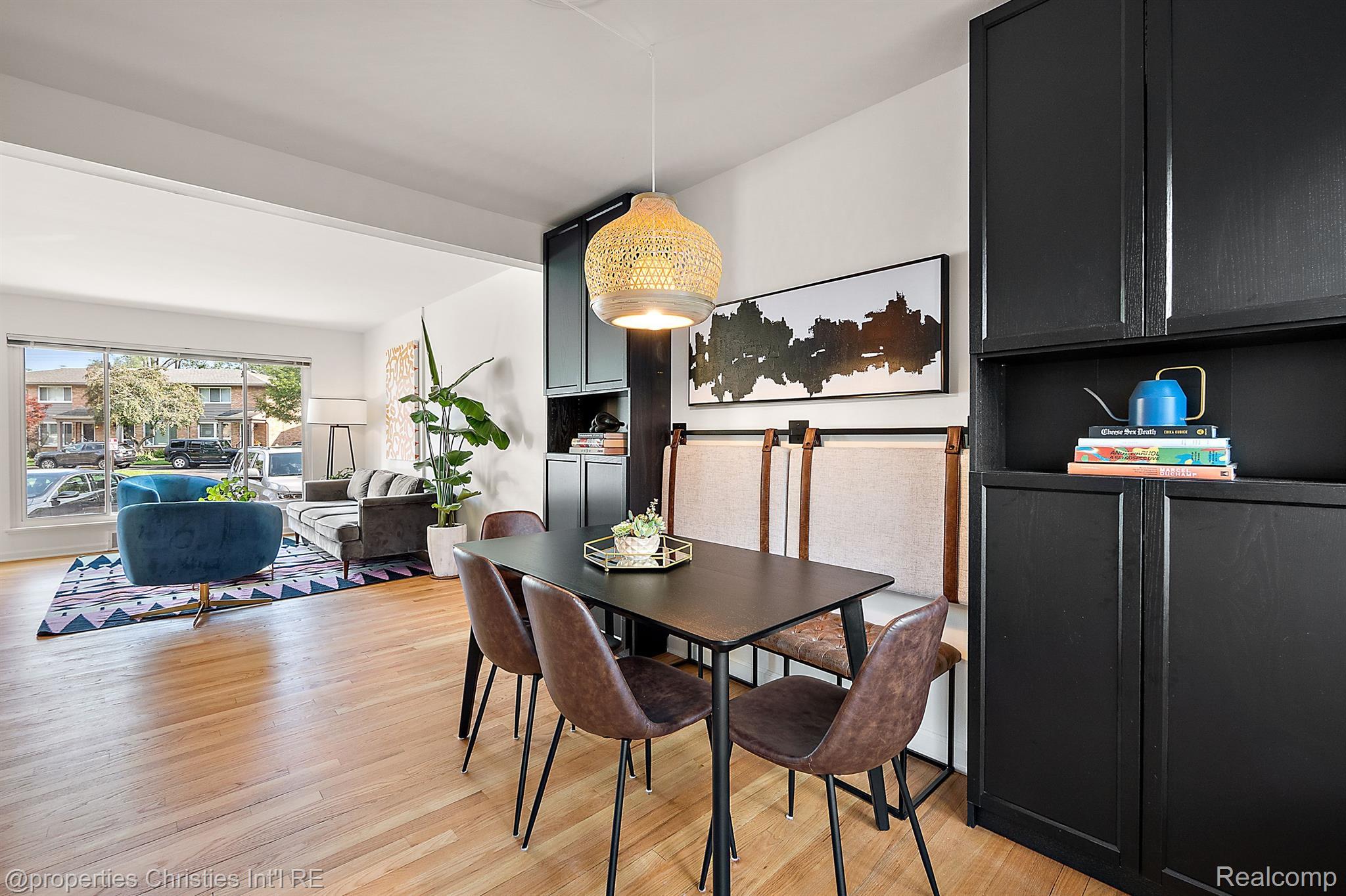 1043 N OLD WOODWARD Avenue Unit: 5