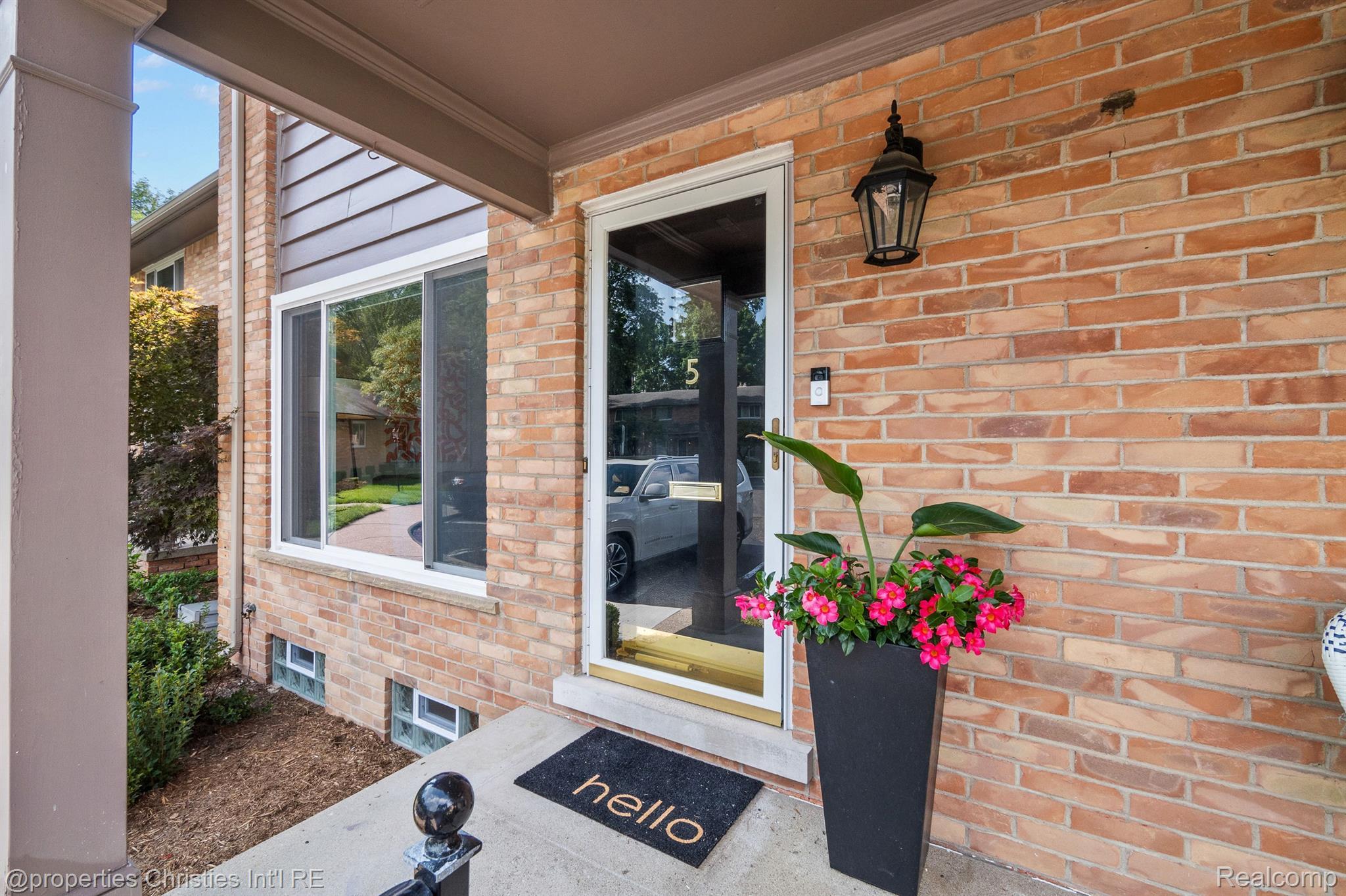 1043 N OLD WOODWARD Avenue Unit: 5