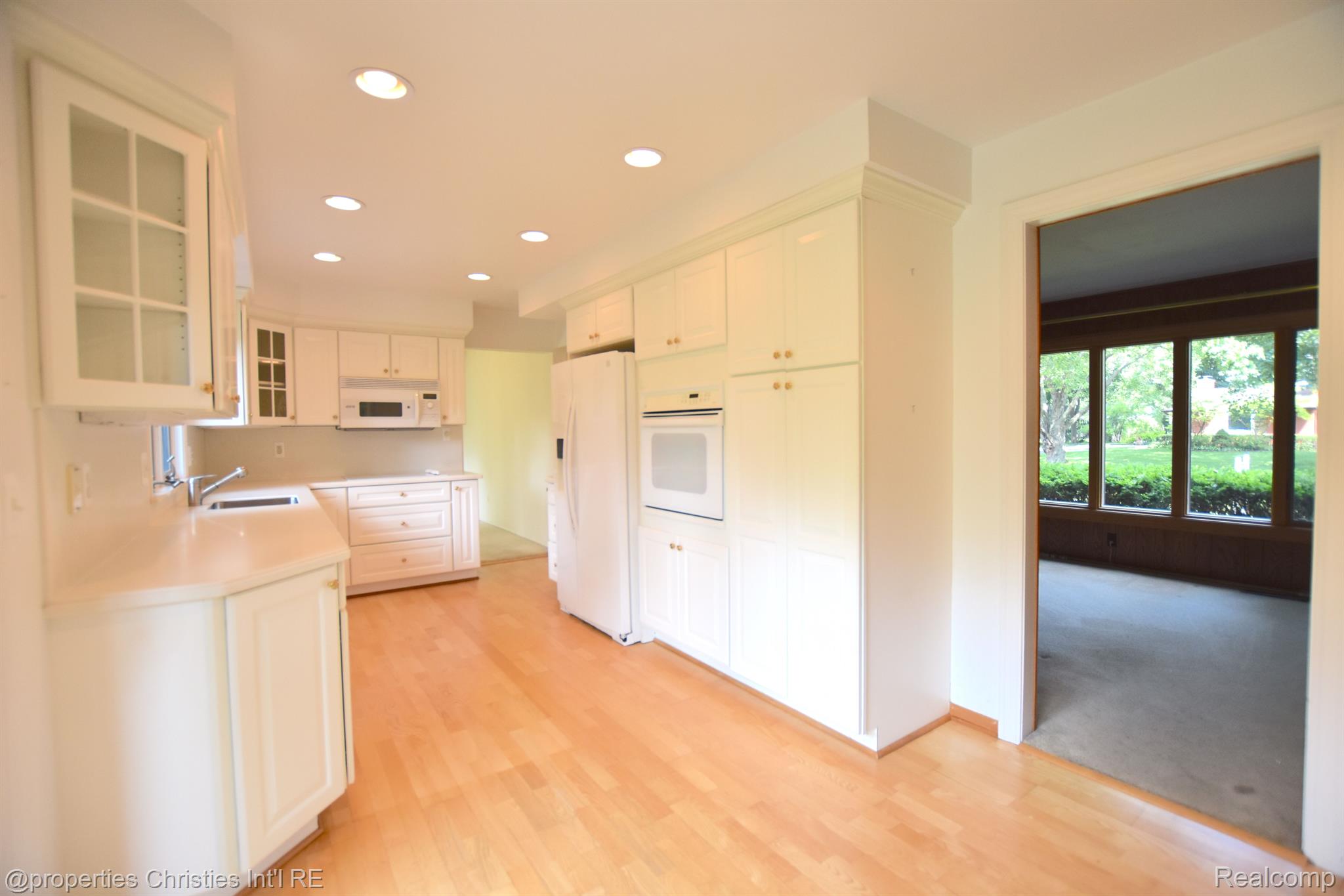 2597 TOWNHILL
